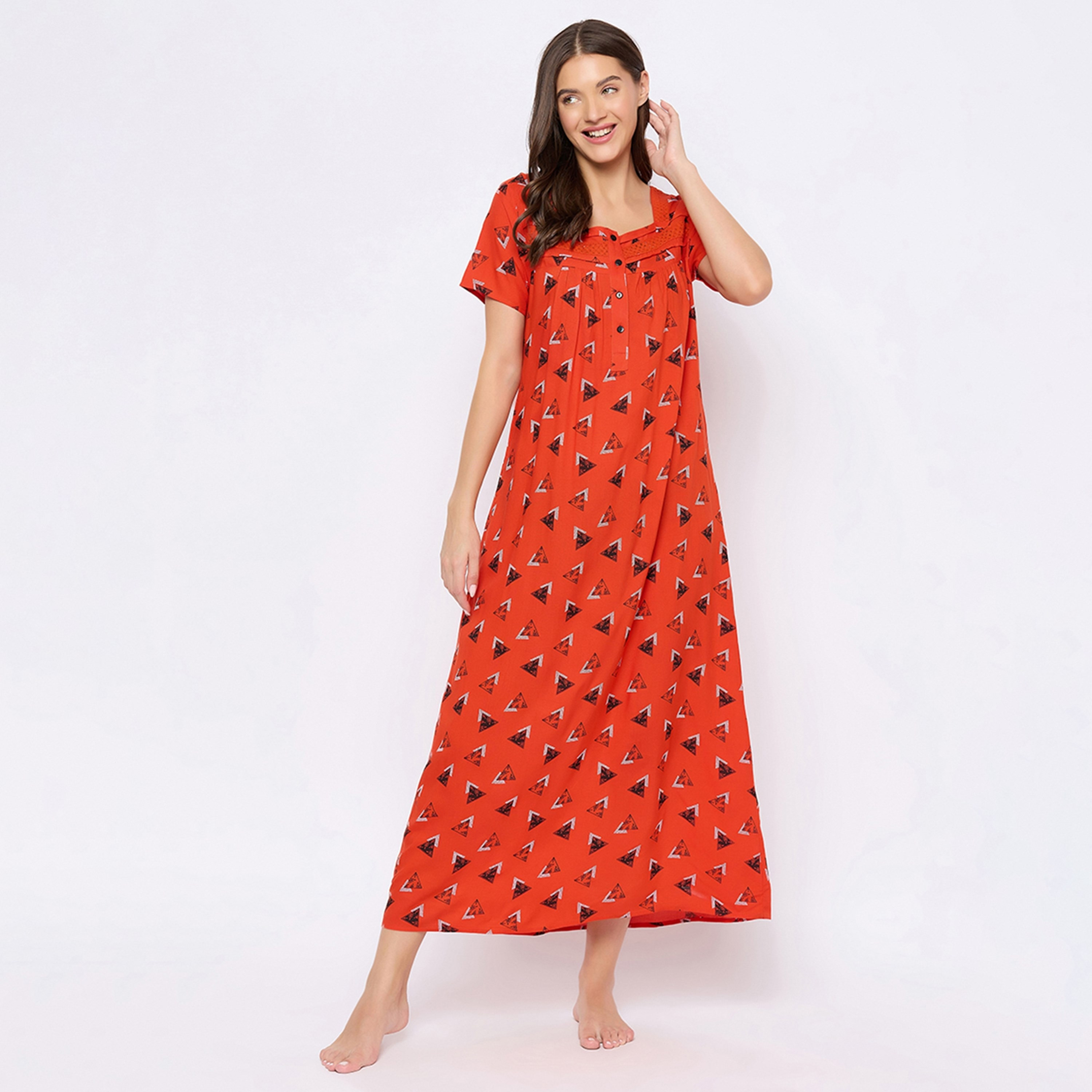فستان نوم طويل للنساء بطبعة أشكال هندسية باللون الأحمر من كلوفيا - رايون-women-clothing-nightwear-nighties-image-1