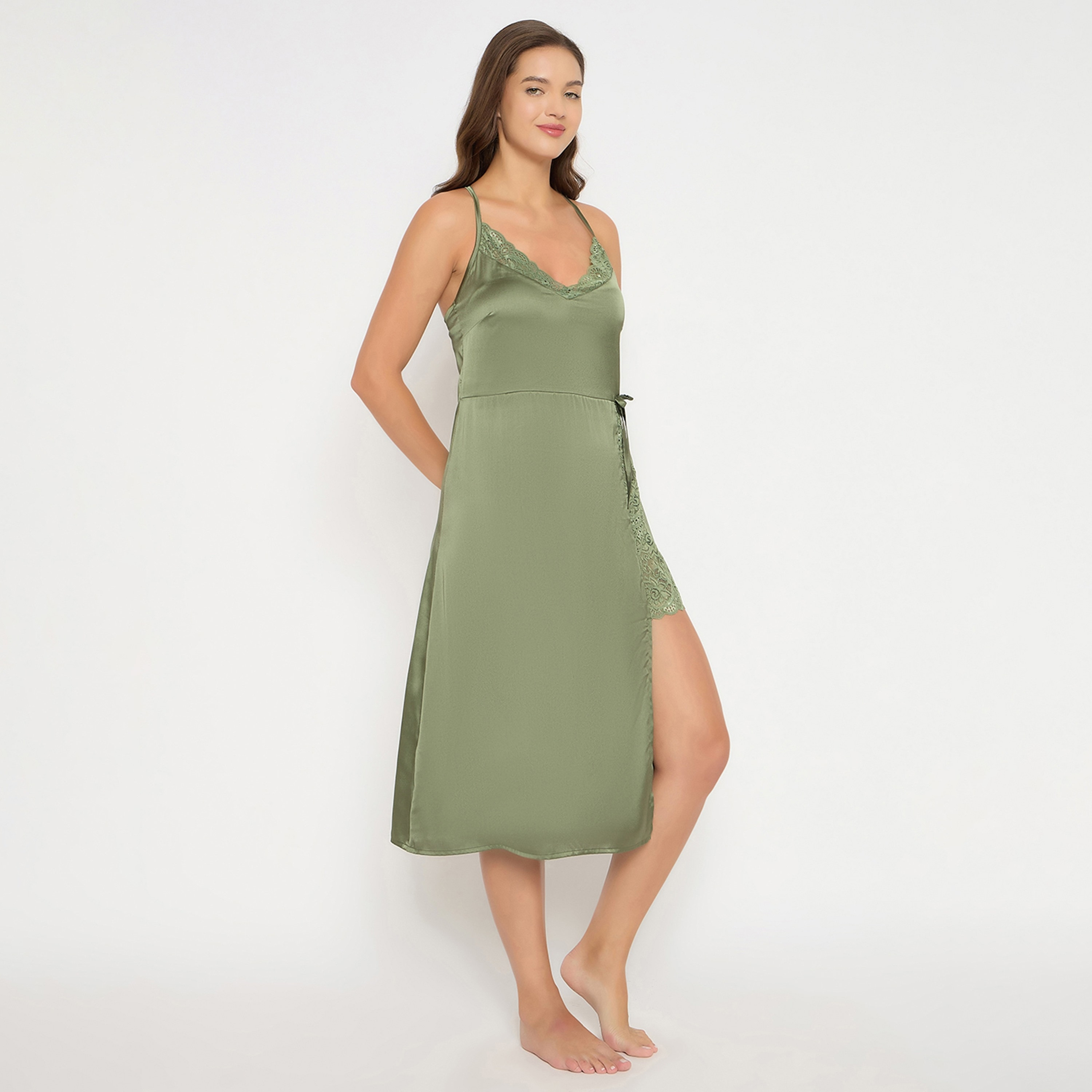 فستان نوم طويل شيك بيزيك للنساء باللون الأخضر الزيتوني من كلوفيا - ساتان-women-clothing-nightwear-nighties-image-3