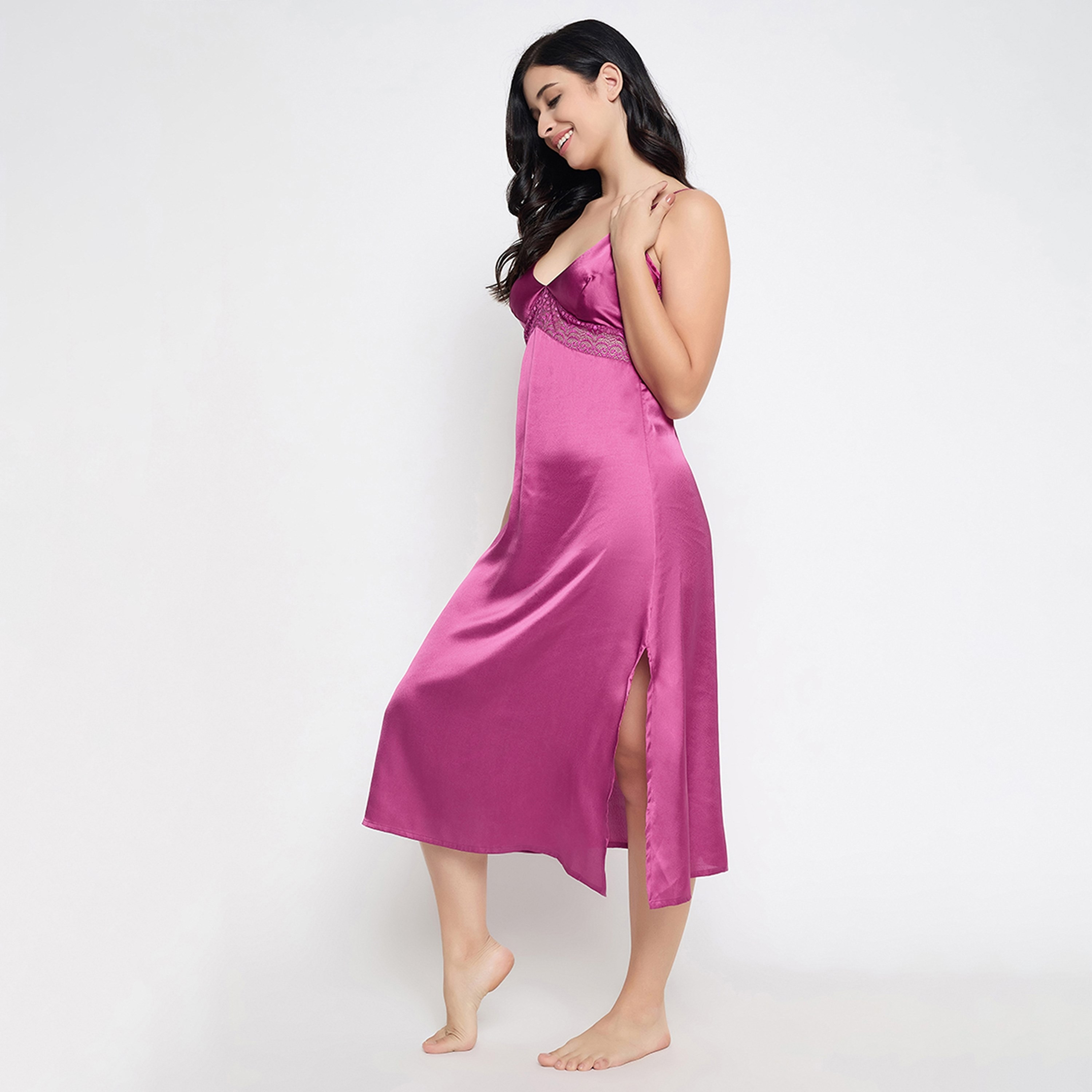 فستان نوم طويل نسائي شيك بيزيك باللون الأرجواني من كلوفيا - الساتان-women-clothing-nightwear-nighties-image-5