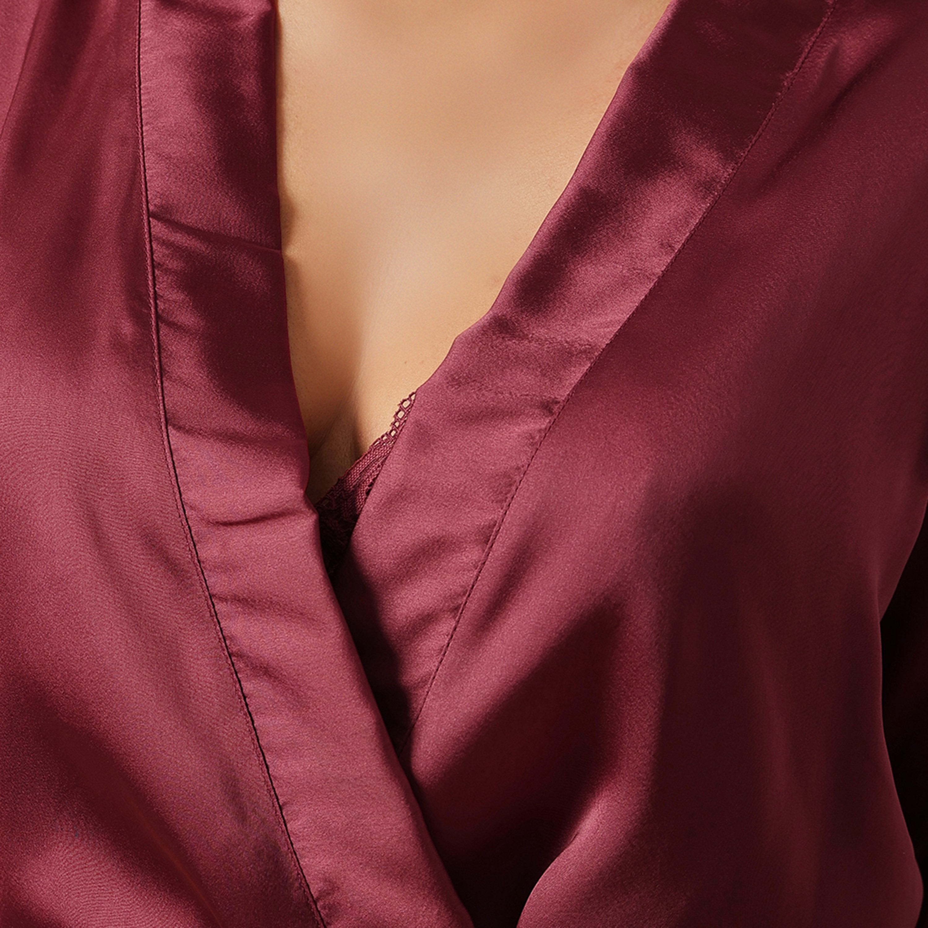 طقم بيبي دول وروب مبطن من الساتان باللون الماروني للنساء من كلوفيا-women-clothing-nightwear-robes-image-3