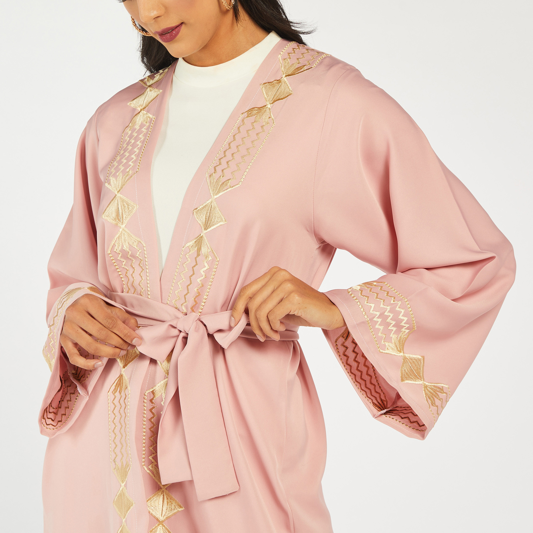 عباية مطرزة بحزام رباط من نُخبة-women-arabicclothing-abayas-image-3