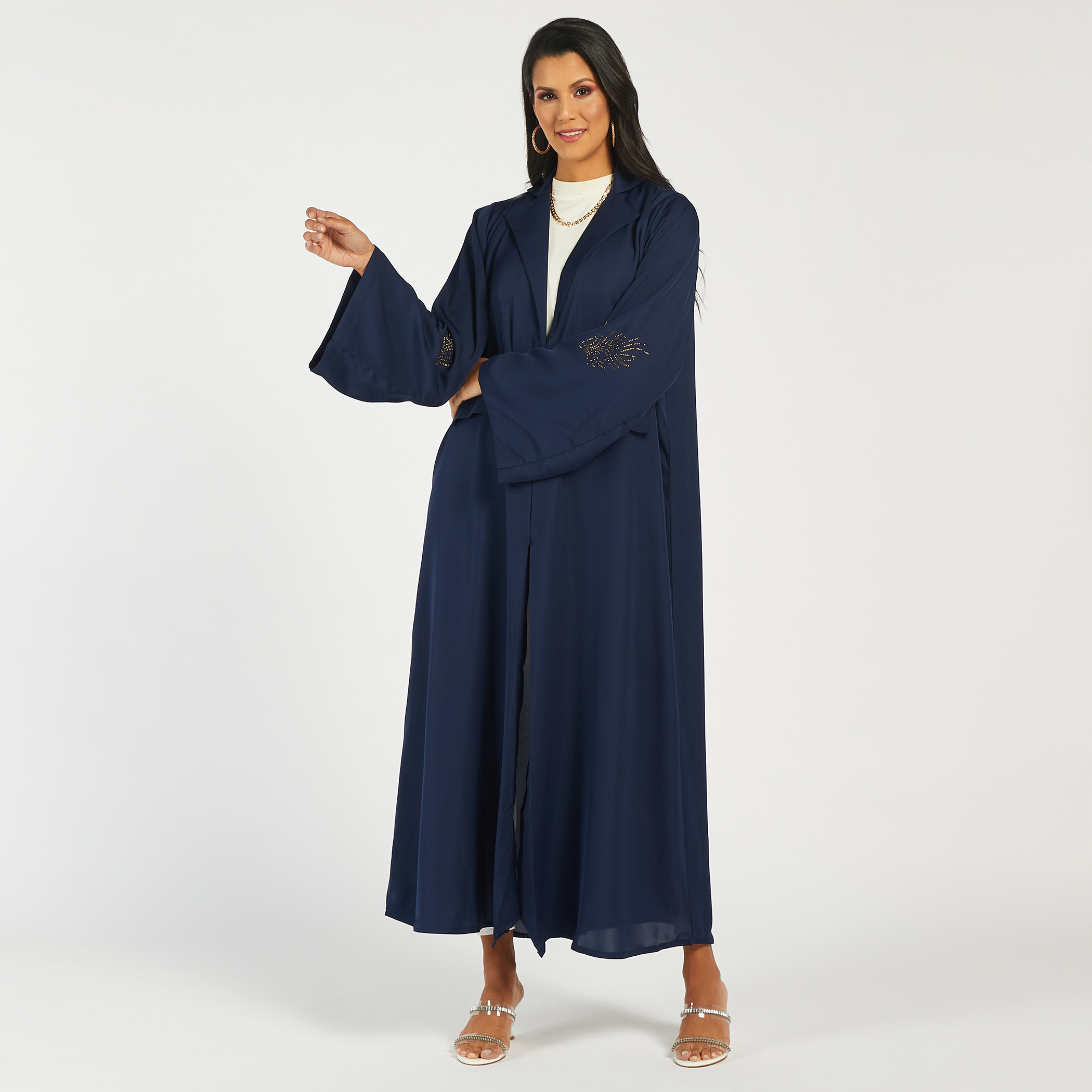 عباية مزينة بياقة مطوية من نُخبة-women-arabicclothing-abayas-image-2