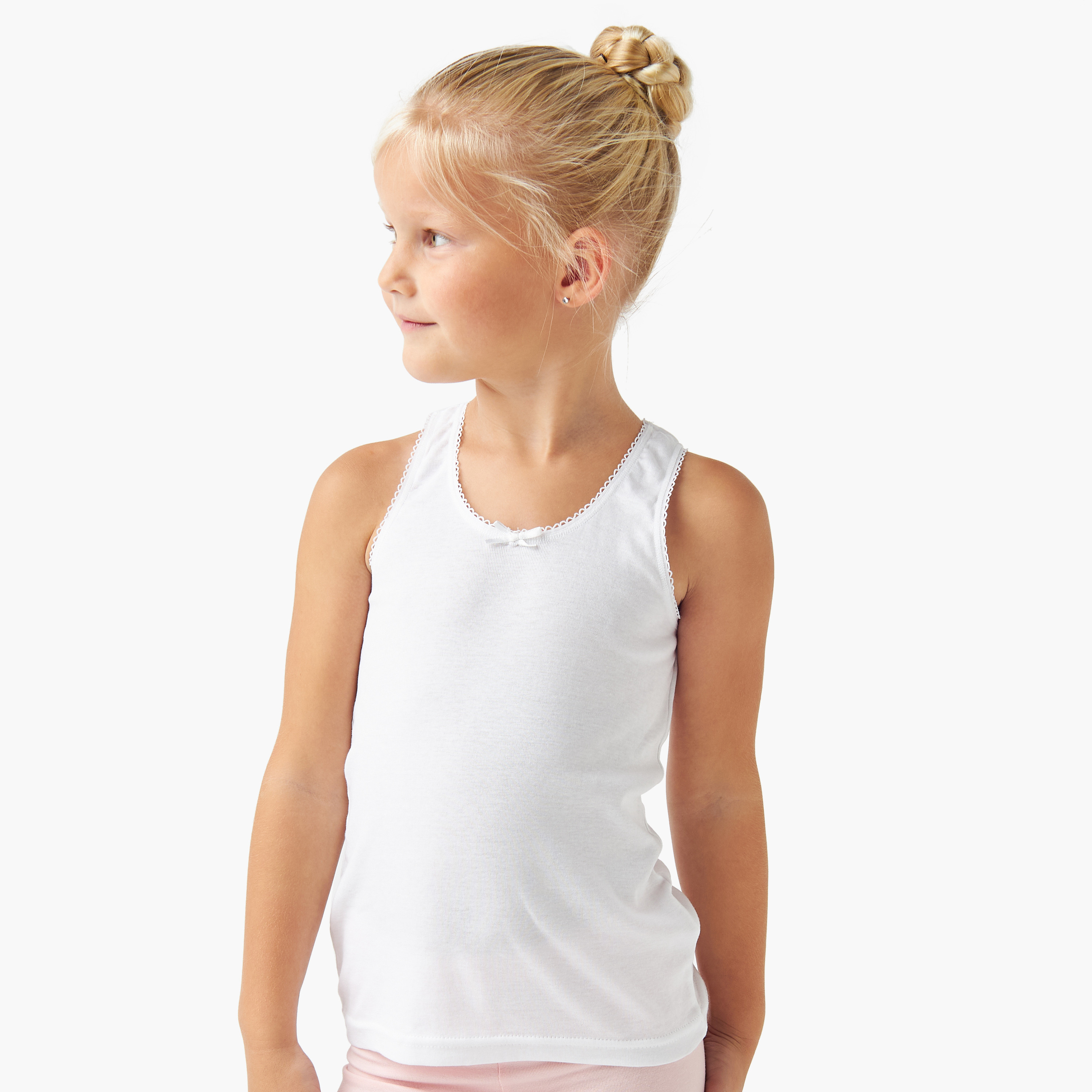 سترة دون أكمام سادة وبتفاصيل شريطة من جونيورز- طقم من 3 قطع-girls-clothing-innerwear-vests-image-3