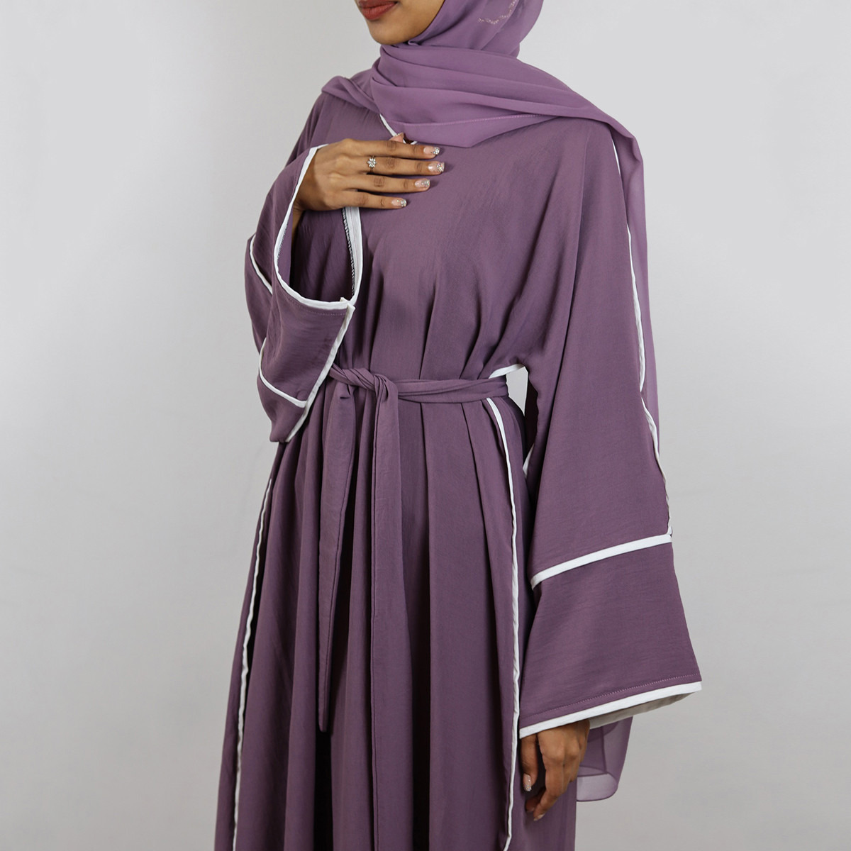 عباية بحجاب وحزام رباط وتطريز من نُخبة-women-arabicclothing-abayas-image-4