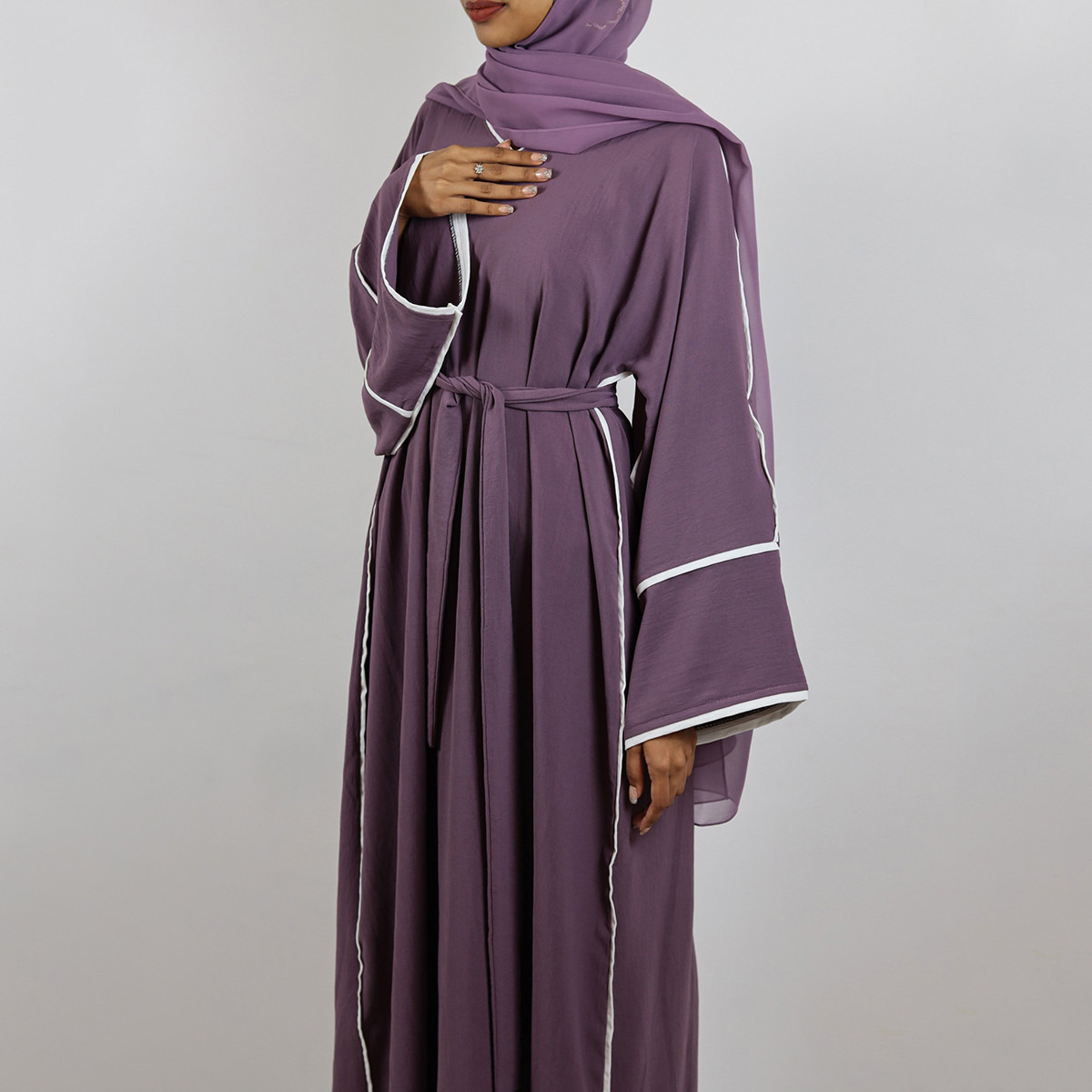 عباية بحجاب وحزام رباط وتطريز من نُخبة-women-arabicclothing-abayas-image-5