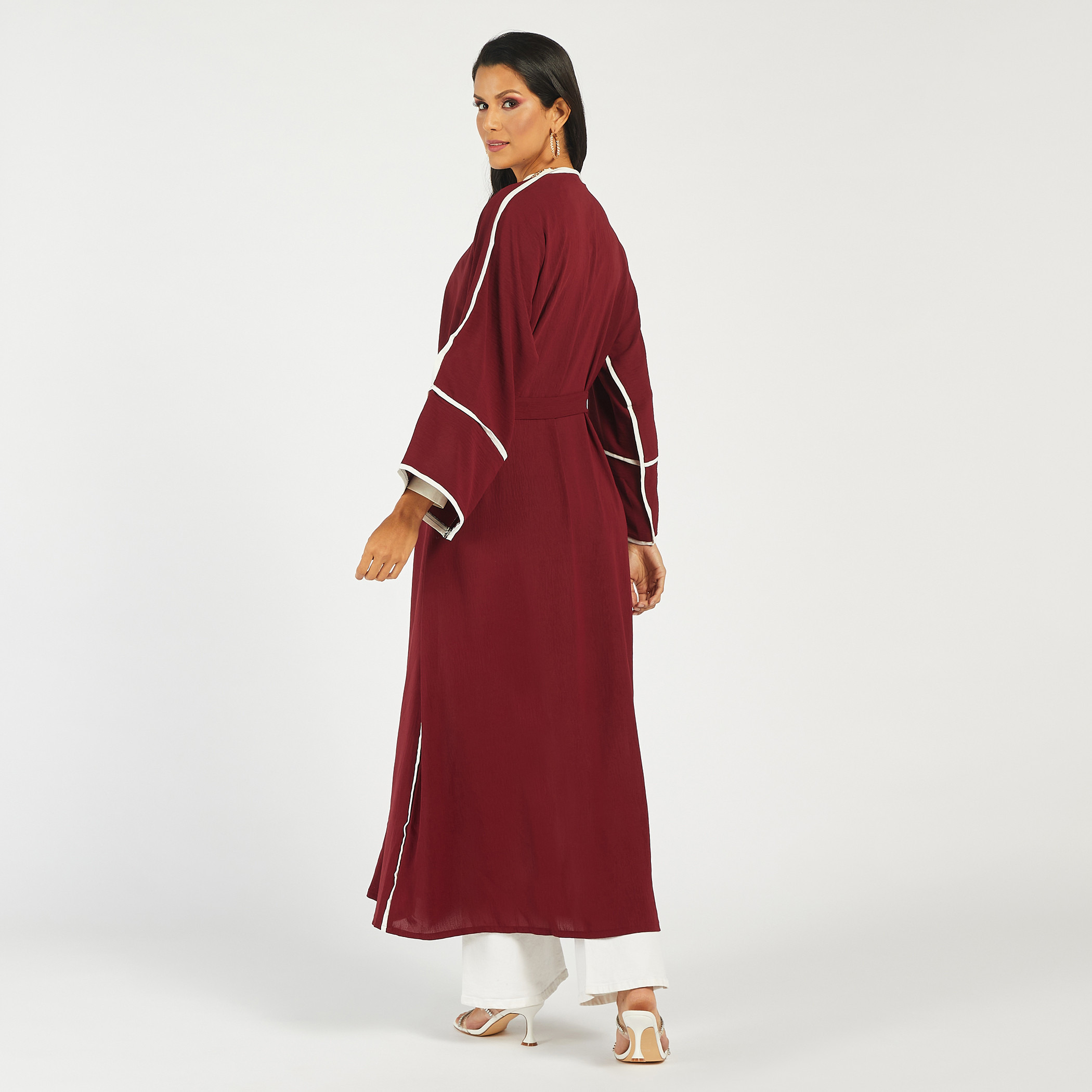 عباية سادة بحزام رباط وحجاب من نُخبة-women-arabicclothing-abayas-image-5