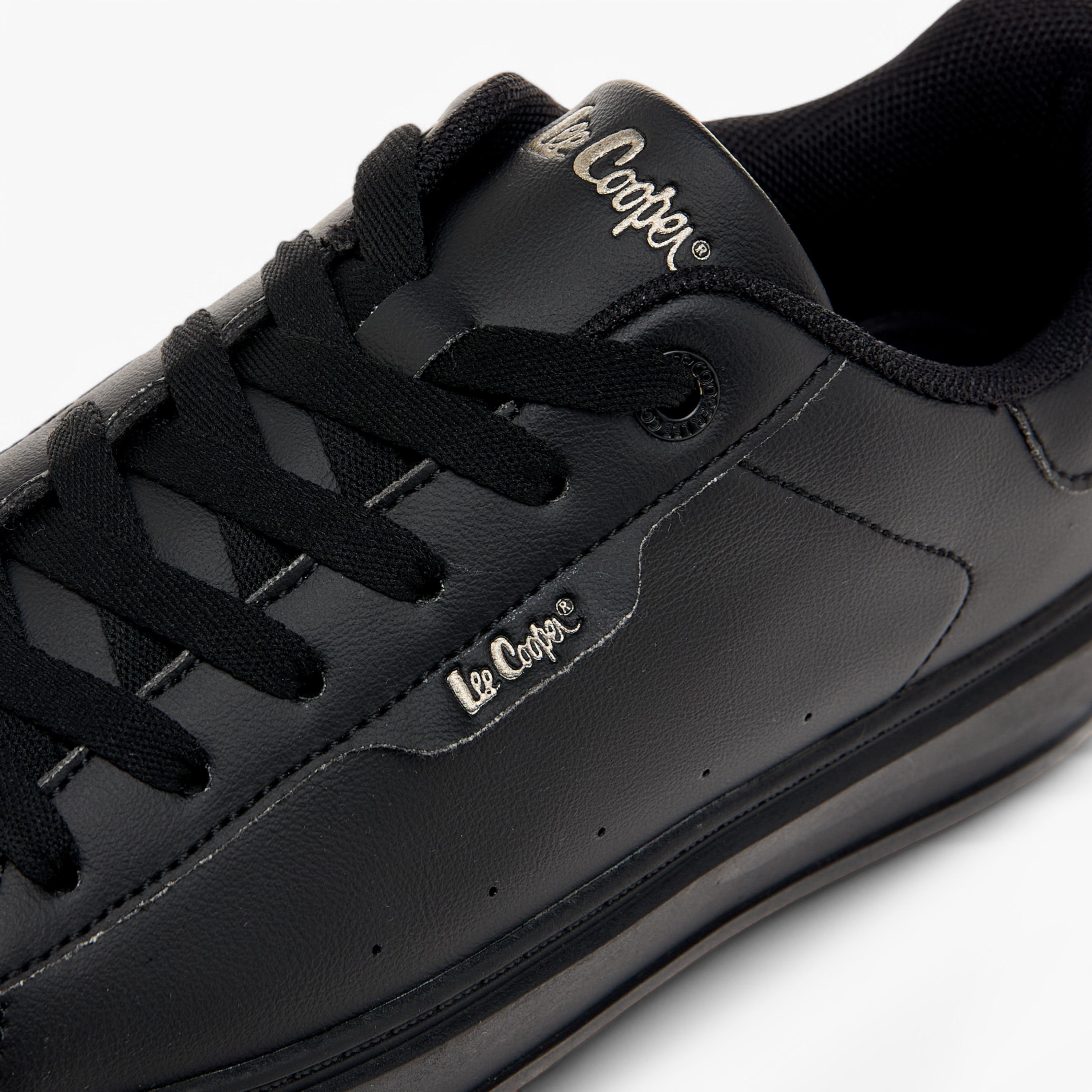 حذاء سنيكرز بألواح ورباط إغلاق للنساء من لي كوبر-women-shoes-sneakers-image-4