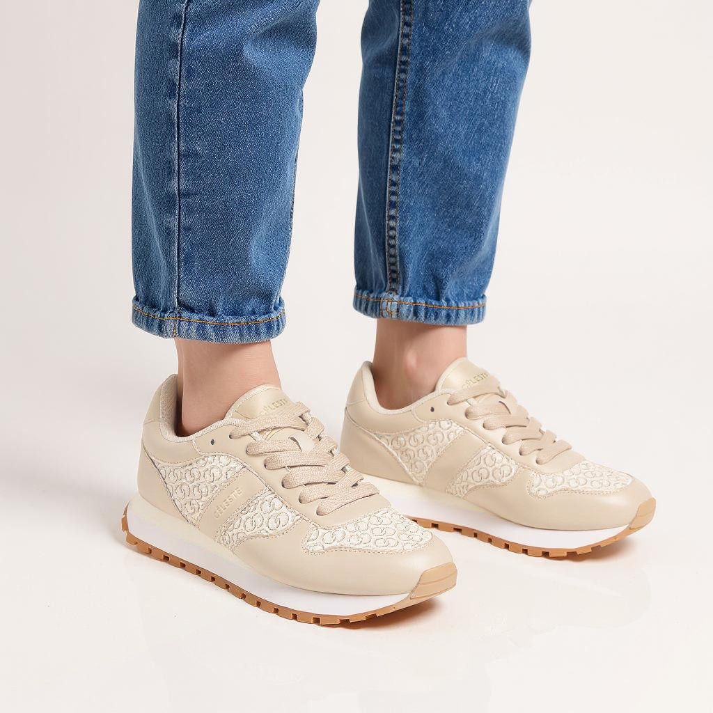 حذاء سنيكرز برباط إغلاق وطبعات مونوجرام للنساء من سيليست-women-shoes-sneakers-image-2