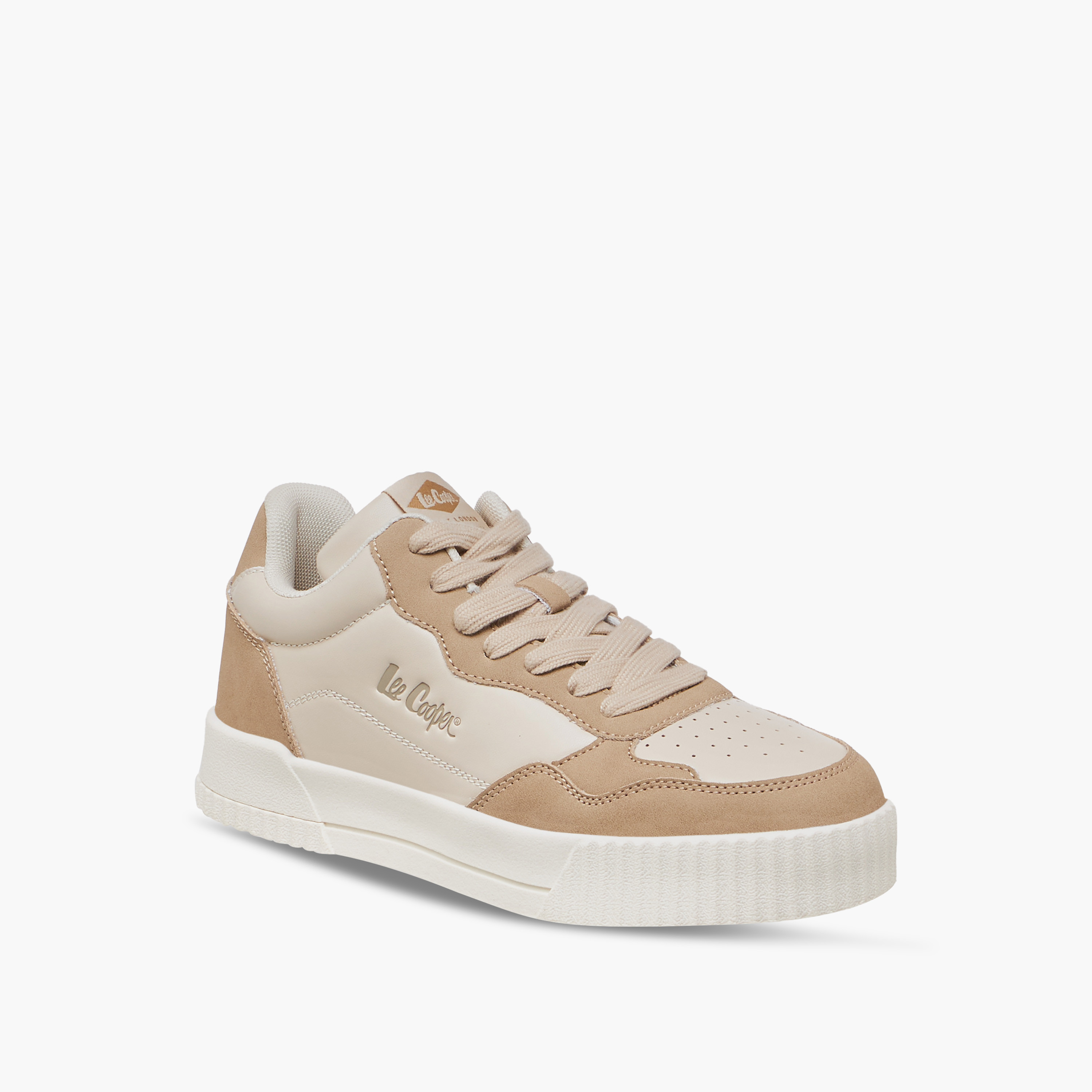 حذاء سنيكرز برباط إغلاق وتفاصيل شعار للنساء من لي كوبر-women-shoes-sneakers-image-2