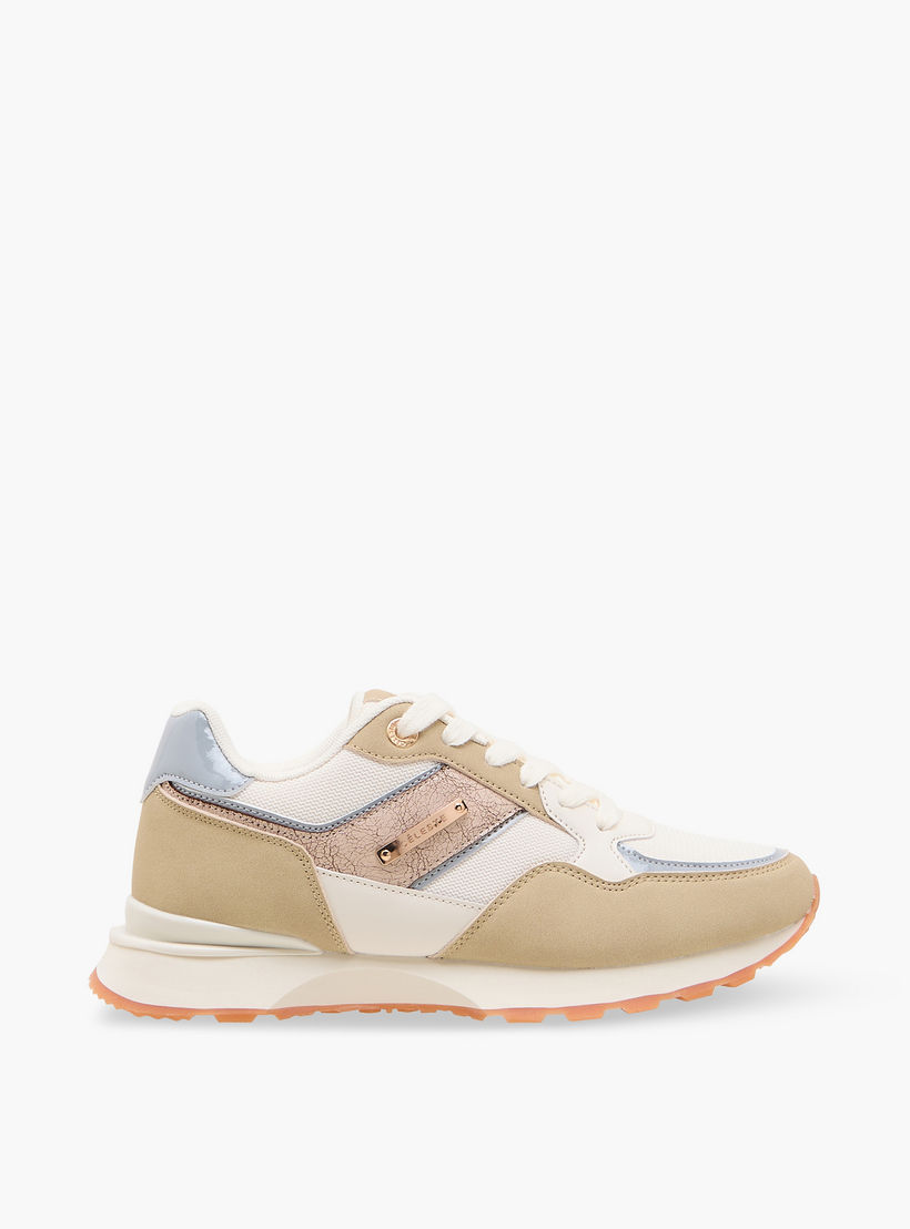حذاء سنيكرز بألواح ورباط إغلاق للنساء من سيليست-women-shoes-sneakers-image-3