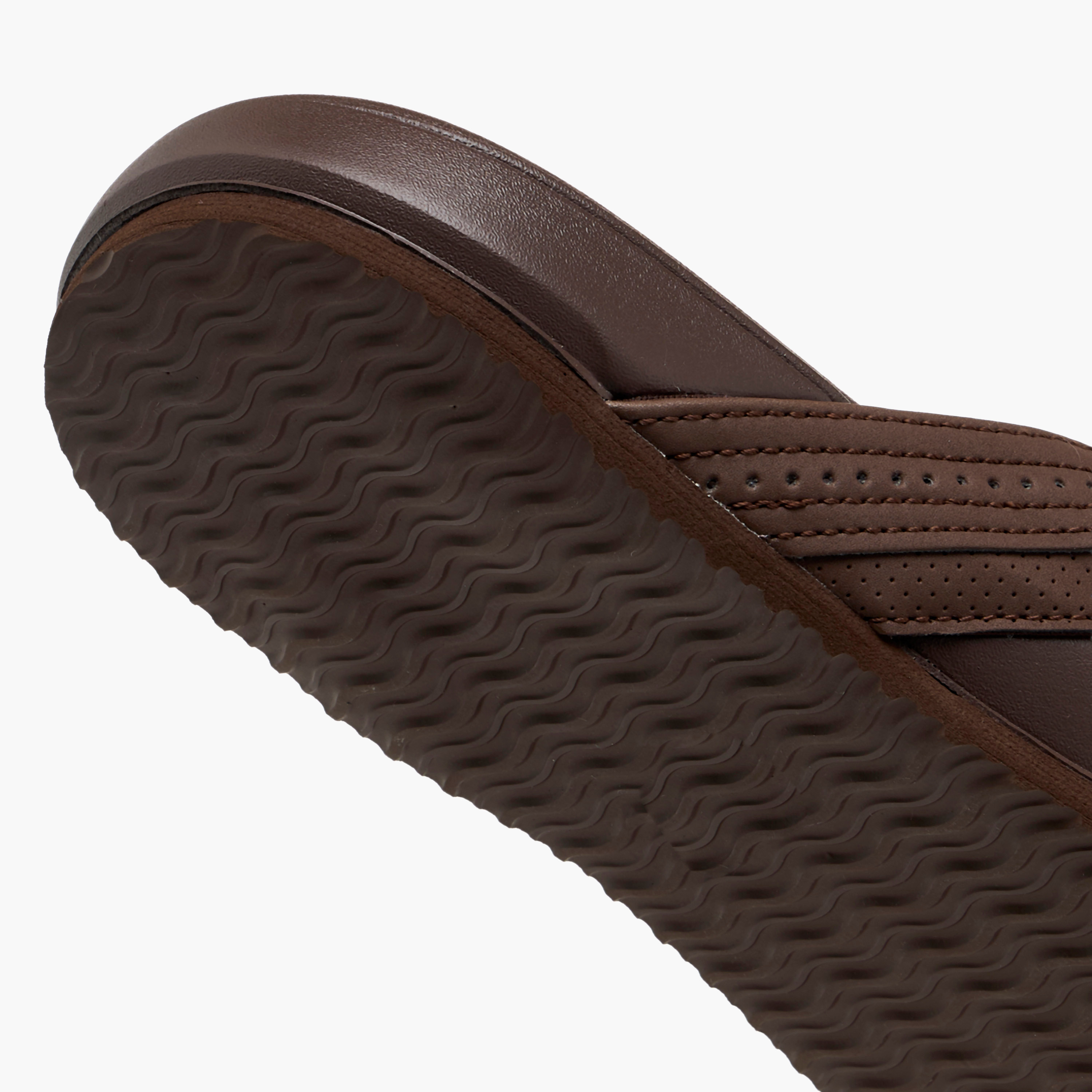 Lee Cooper Men Textured Thong Slippers-men-shoes-sandals-image-4