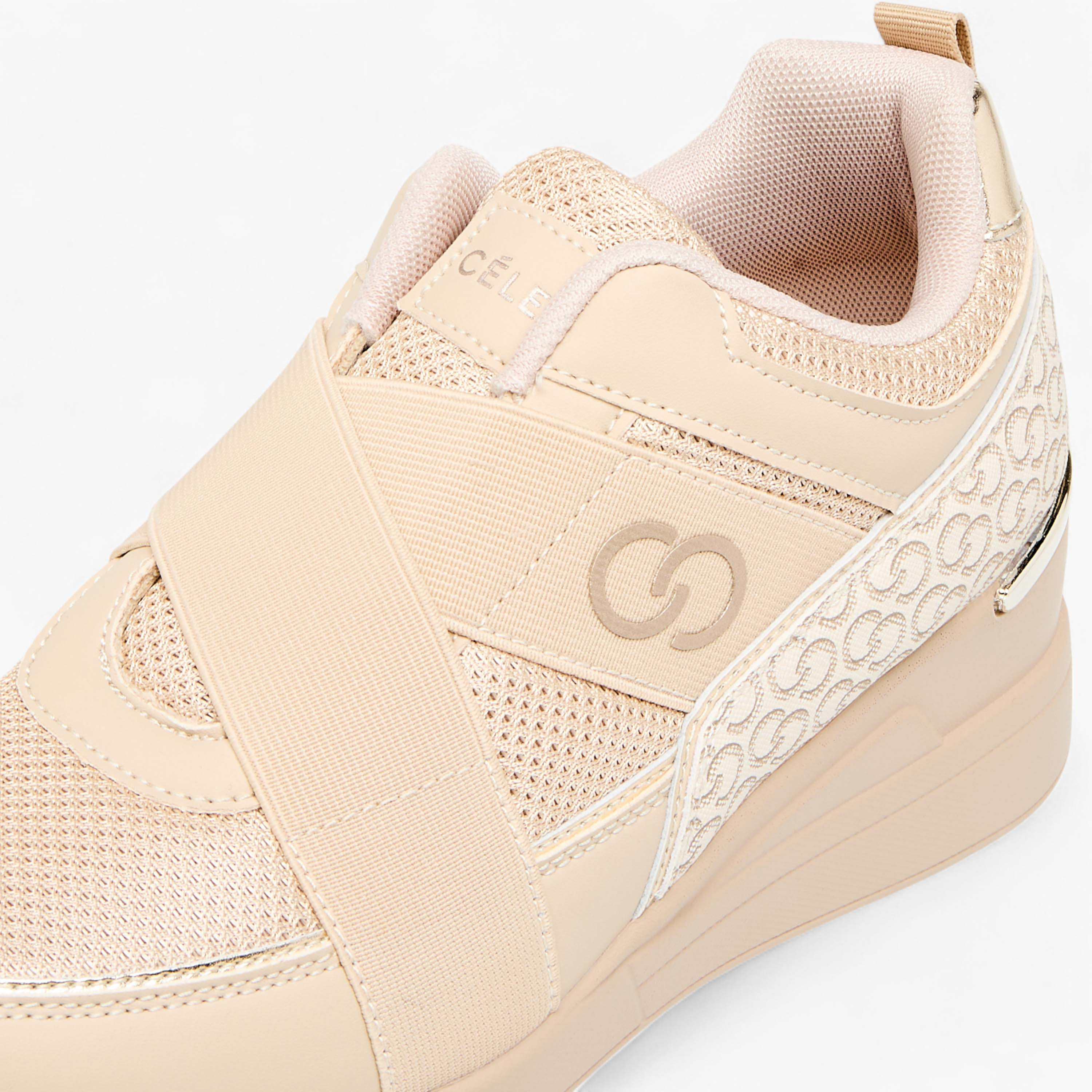 حذاء سنيكرز سهل الارتداء بكعب ويدج وطبعات مونوجرام للنساء من سيليست-women-shoes-sneakers-image-4