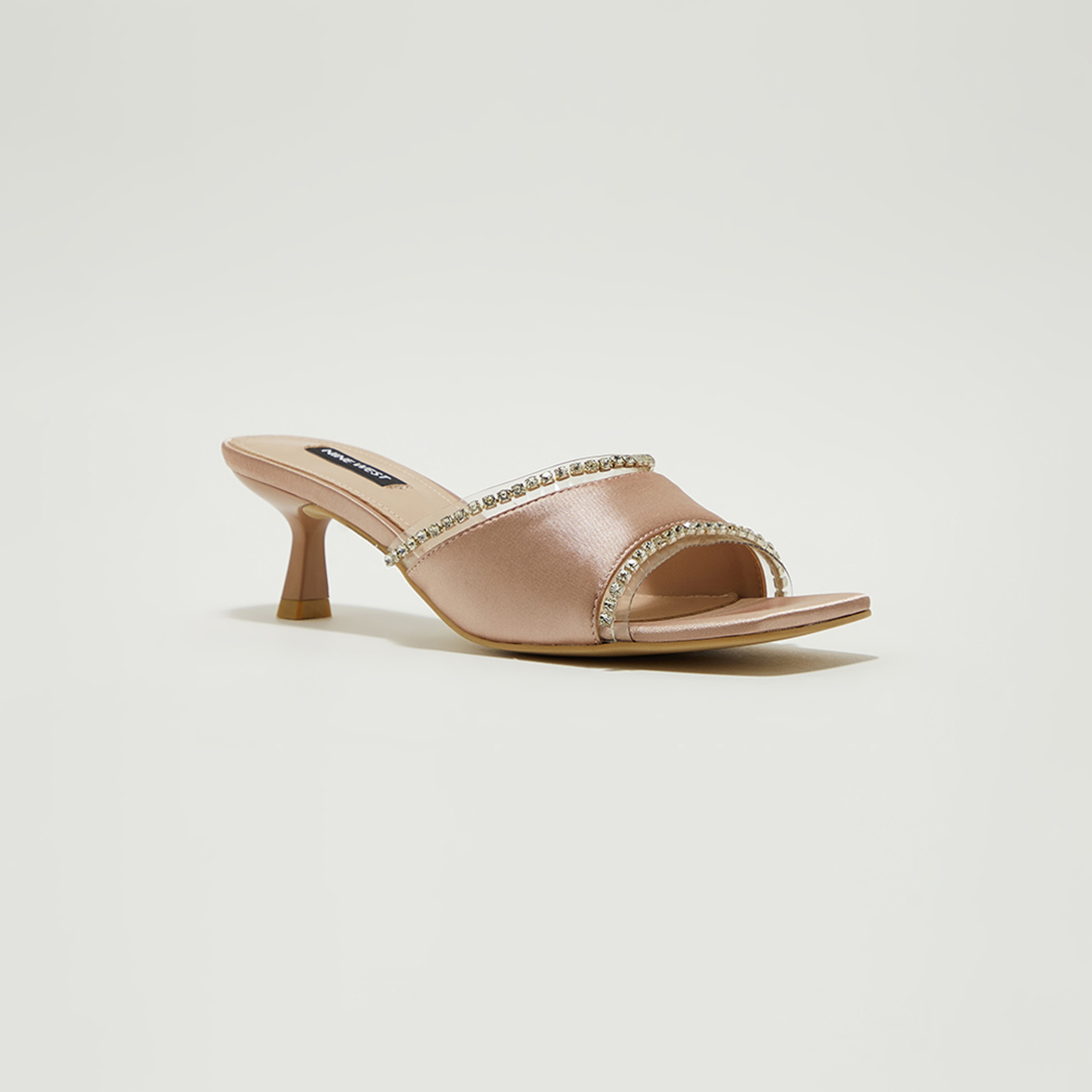 حذاء نسائي بكعب قصير سهل الارتداء من ناين ويست | NWANSON-AK-women-shoes-heels-image-1