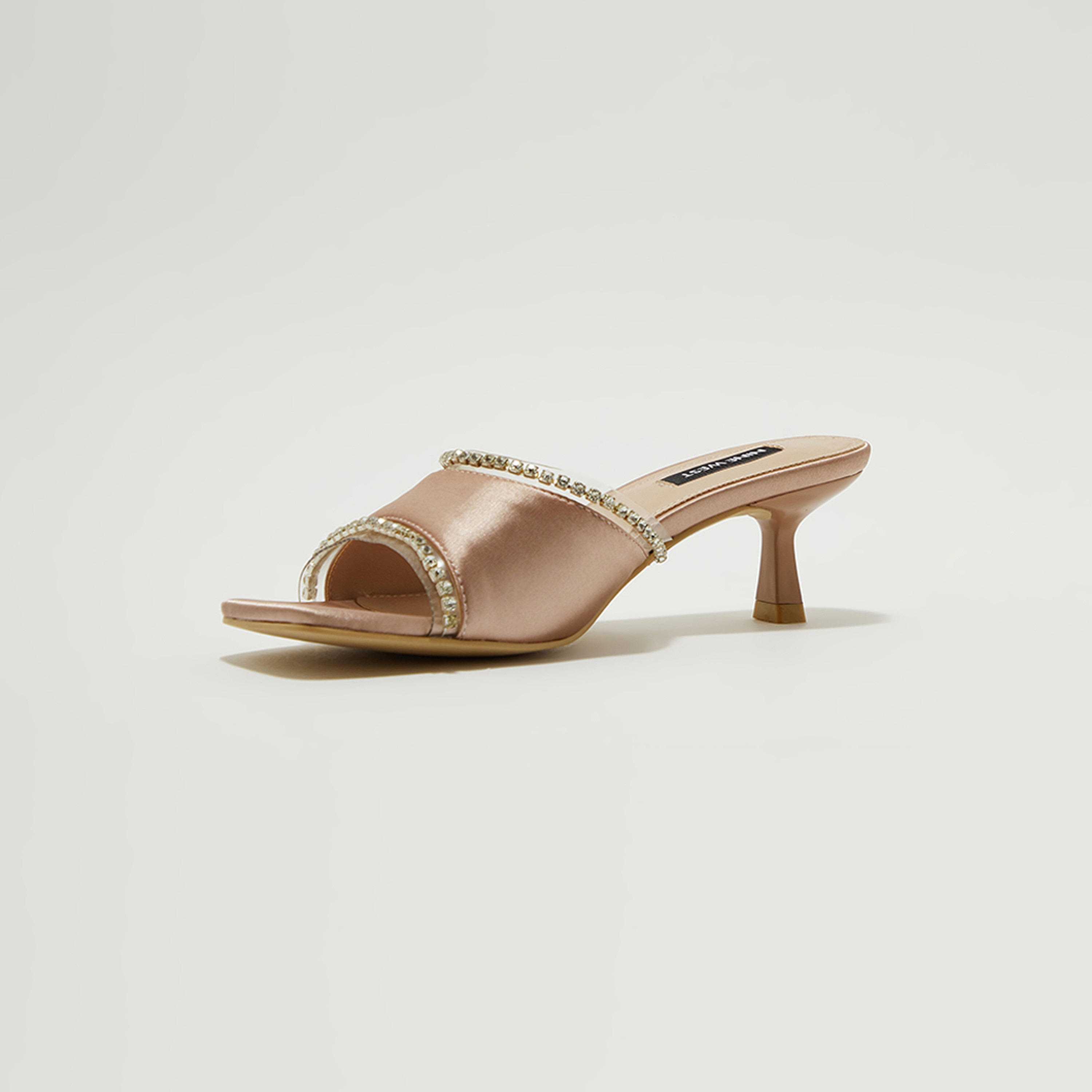 حذاء نسائي بكعب قصير سهل الارتداء من ناين ويست | NWANSON-AK-women-shoes-heels-image-3