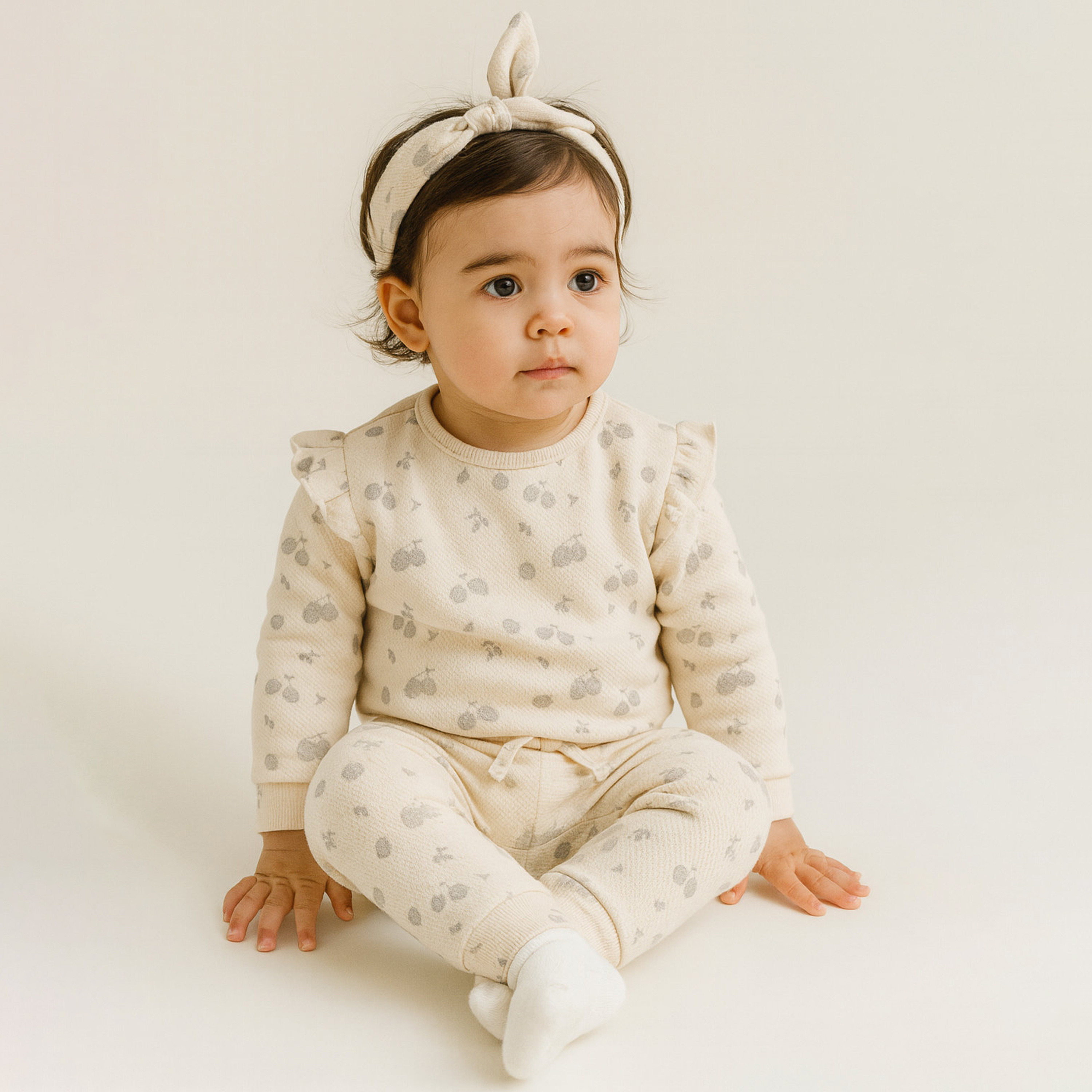 طقم من 3 قطع بلوزة وربطة رأس وبنطلون بطبعة من ديركيه-girls-clothing-winterwear-setsandcoords-image-4