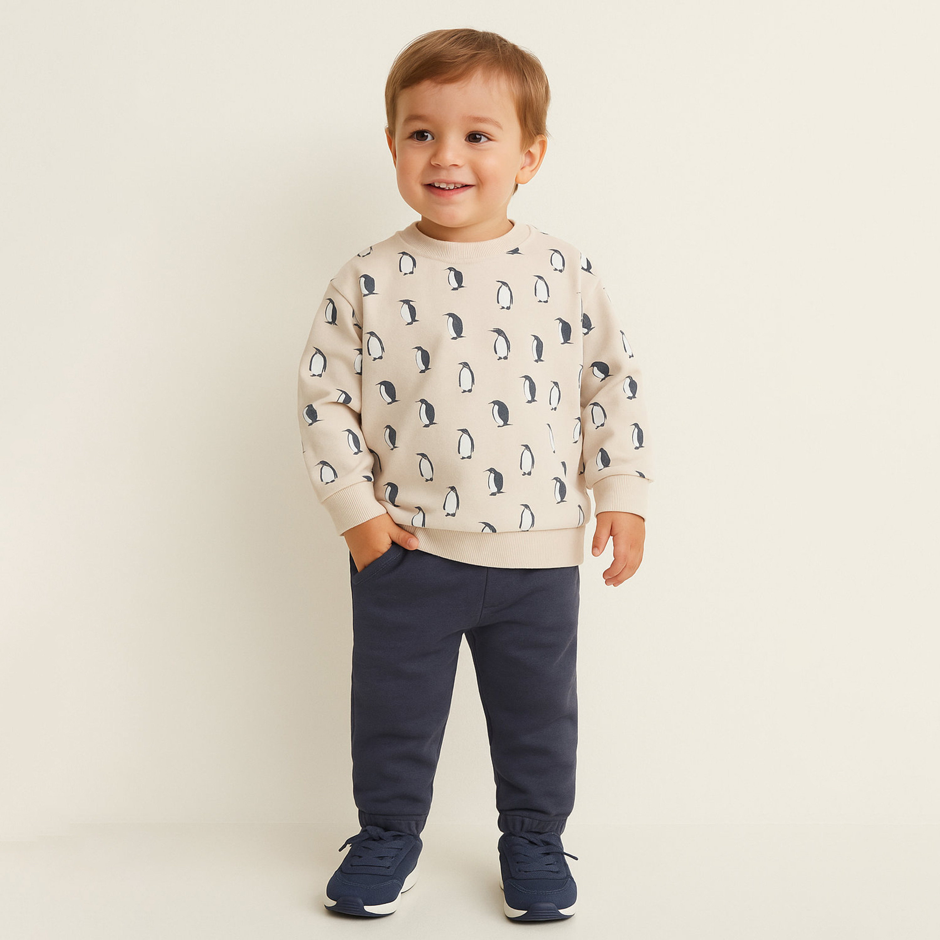 طقم من قطعتين سويت شيرت وبنطلون رياضي بطبعة من ديركيه-baby-boys-clothing-winterwear-setsandcoords-image-1