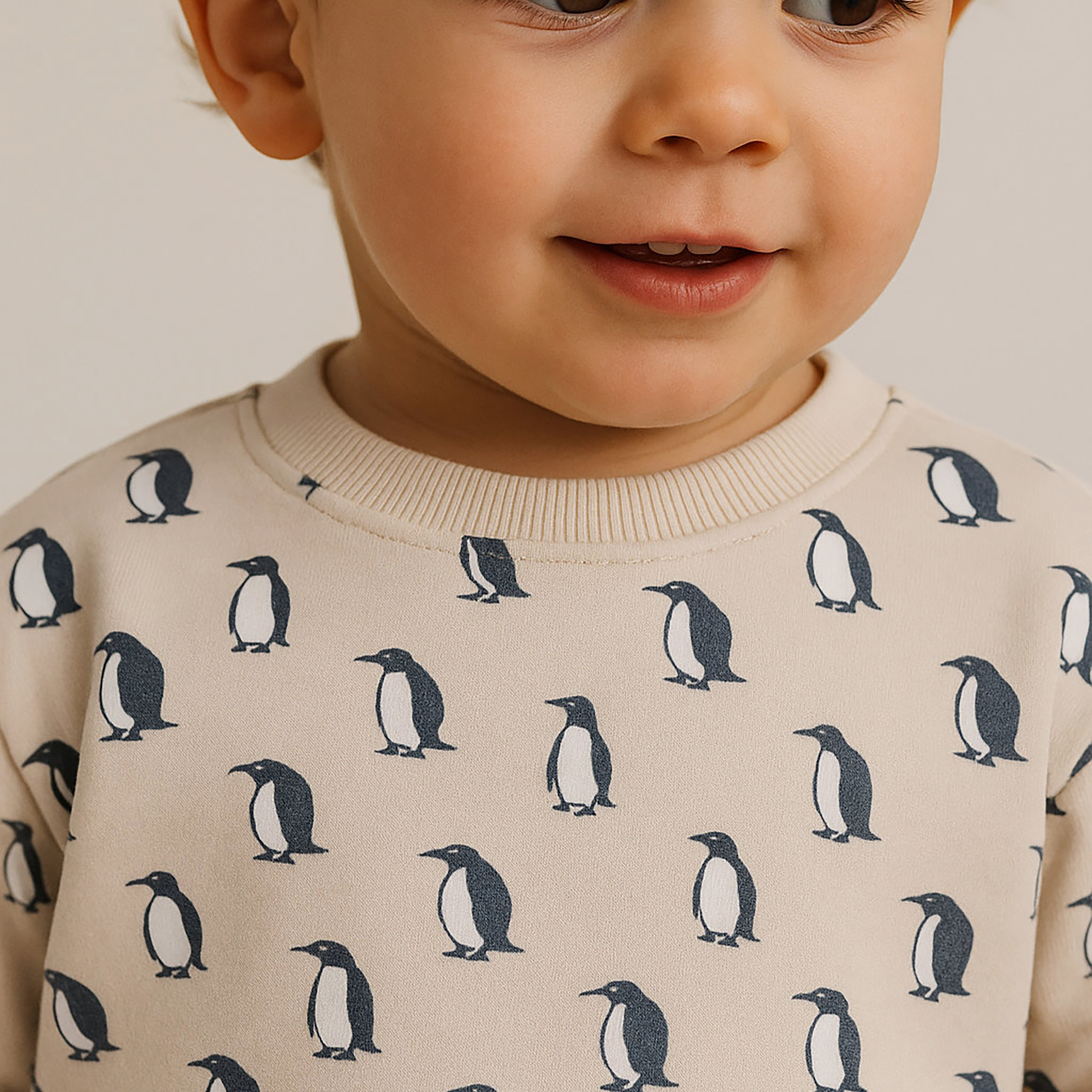 طقم من قطعتين سويت شيرت وبنطلون رياضي بطبعة من ديركيه-baby-boys-clothing-winterwear-setsandcoords-image-5