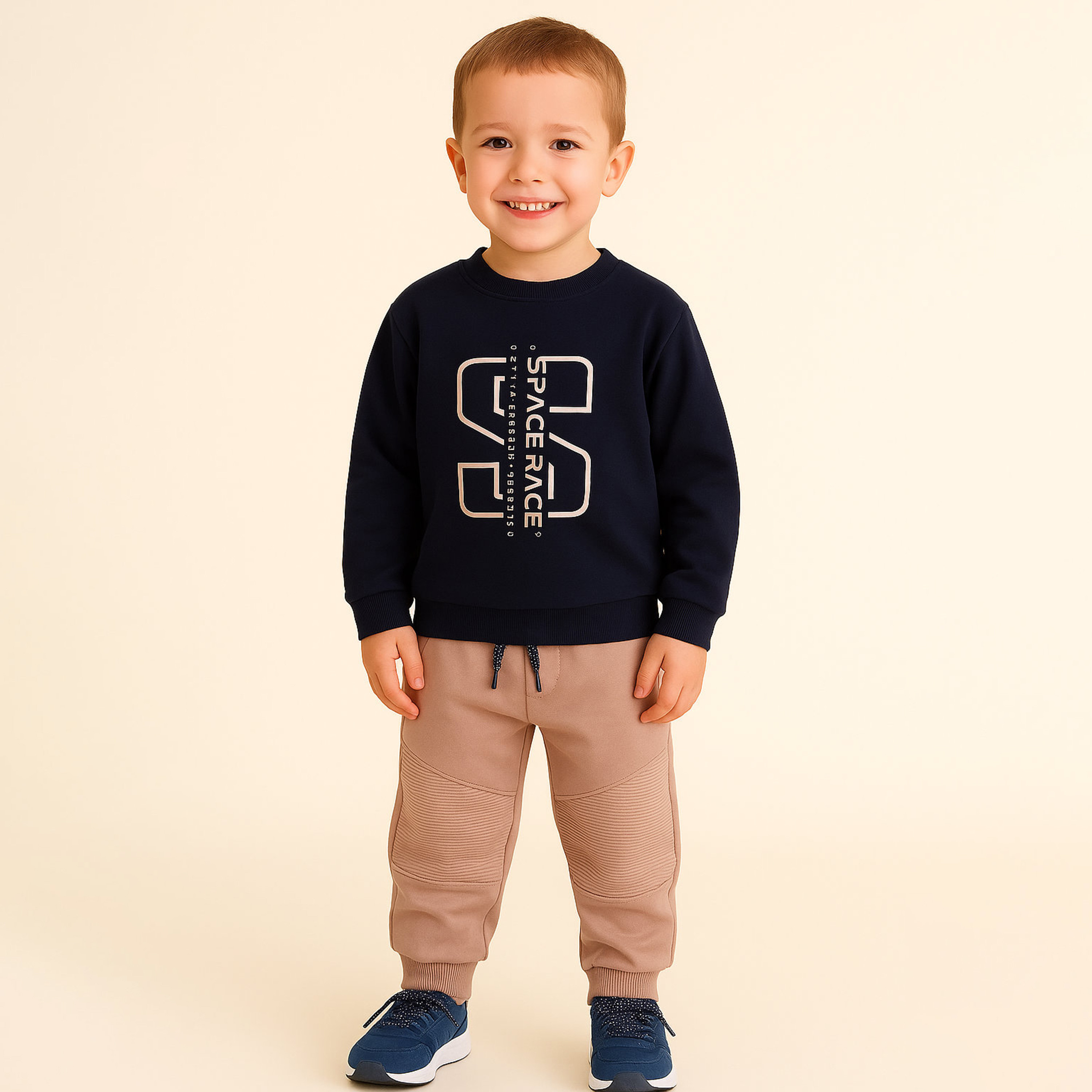 طقم من قطعتين سويت شيرت وبنطلون رياضي بطبعة سبيس ريس من ديركيه-baby-boys-clothing-winterwear-setsandcoords-image-1