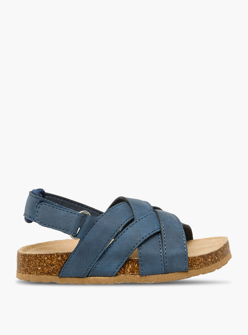 صندل بحزام متقاطع وشريط إغلاق لاصق للأولاد من جونيورز-boys-shoes-sandals-image-2