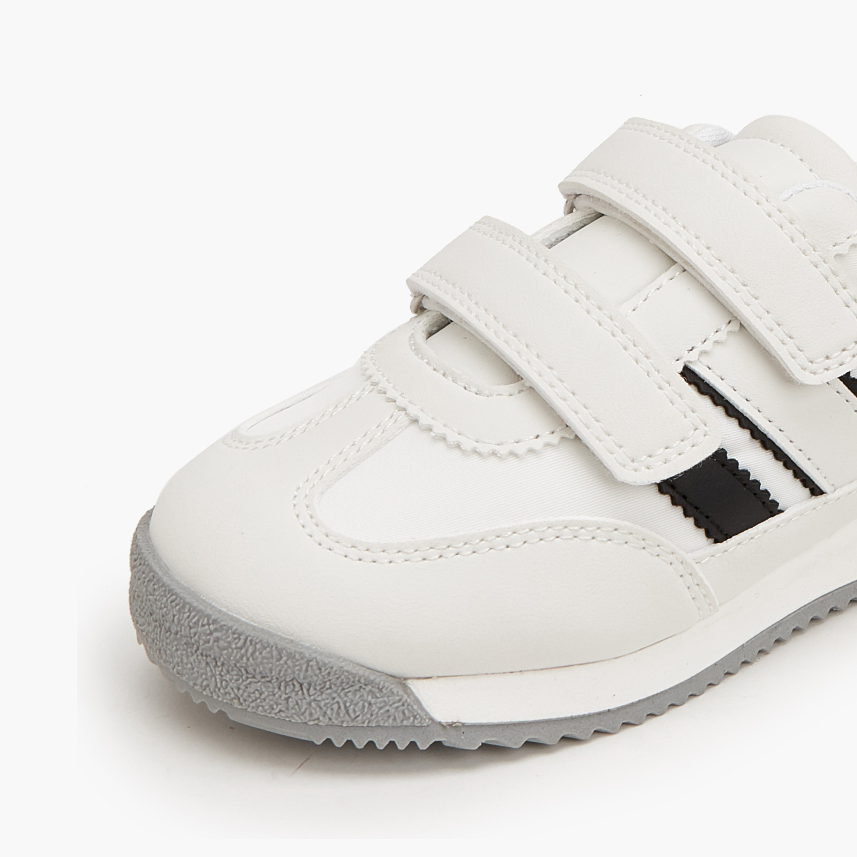 حذاء بشريط إغلاق للأطفال من جونيورز-boys-shoes-sneakers-image-4