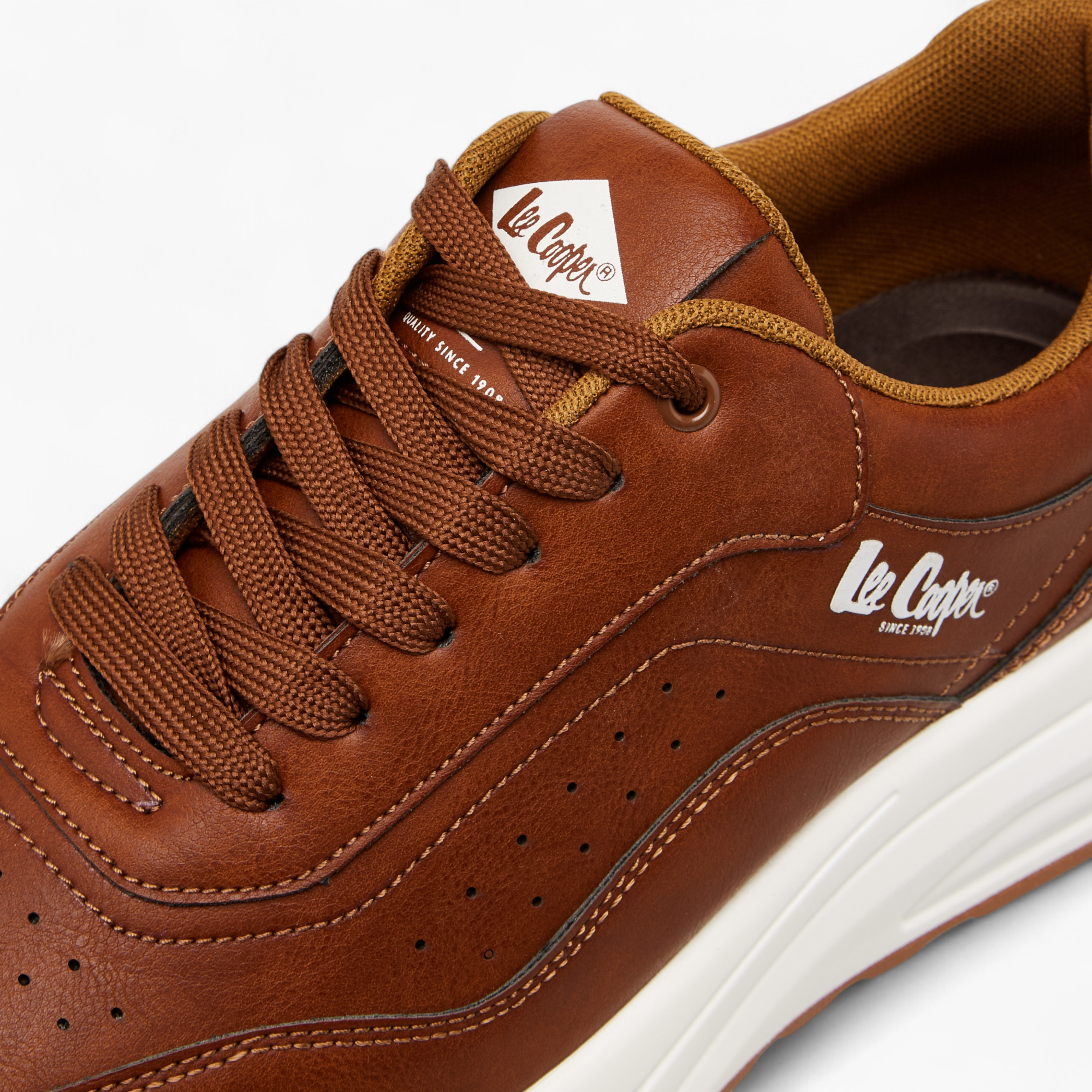 حذاء سنيكرز مثقب بألواح ورباط للرجال من لي كوبر-men-shoes-sneakers-image-4