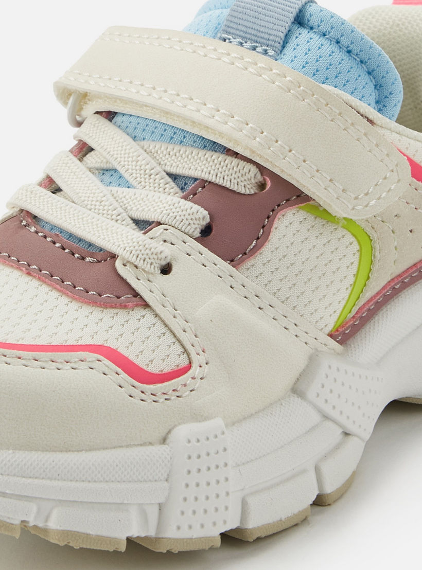 حذاء سنيكرز بشريط إغلاق لاصق للبنات من جونيورز-girls-shoes-sneakers-image-4