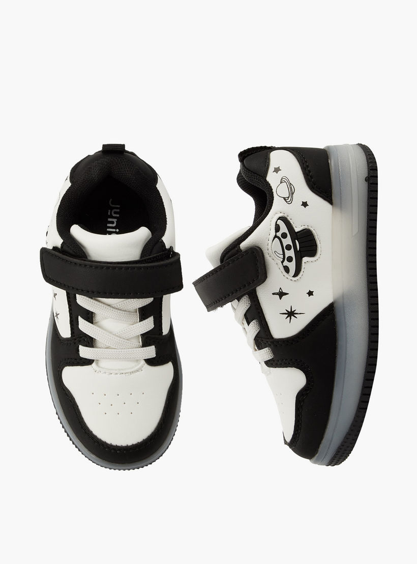 حذاء سنيكرز مضئ بطول الكاحل وشريط إغلاق لاصق للأولاد من جونيورز-boys-shoes-sneakers-image-1