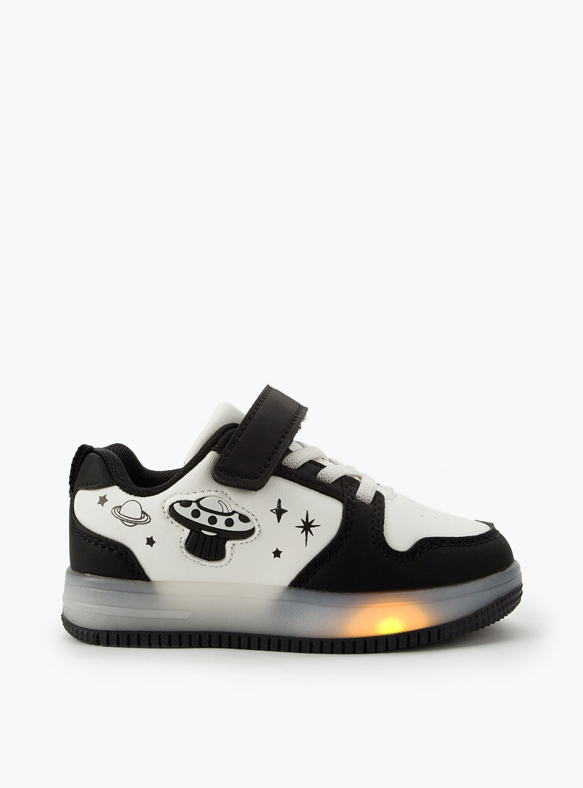 حذاء سنيكرز مضئ بطول الكاحل وشريط إغلاق لاصق للأولاد من جونيورز-boys-shoes-sneakers-image-4