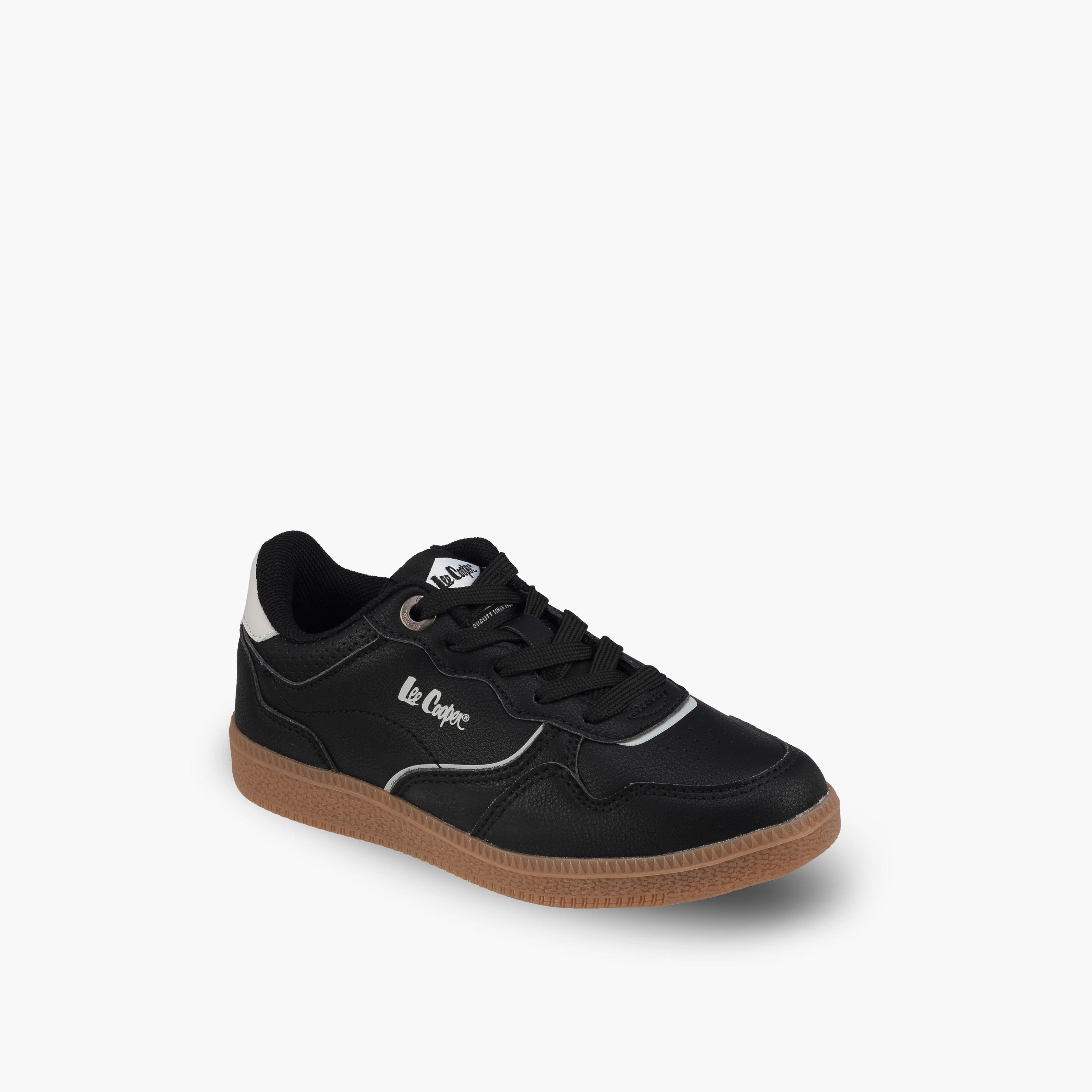 حذاء سنيكرز بطول الكاحل ورباط إغلاق للرجال من لي كوبر-boys-shoes-sneakers-image-2