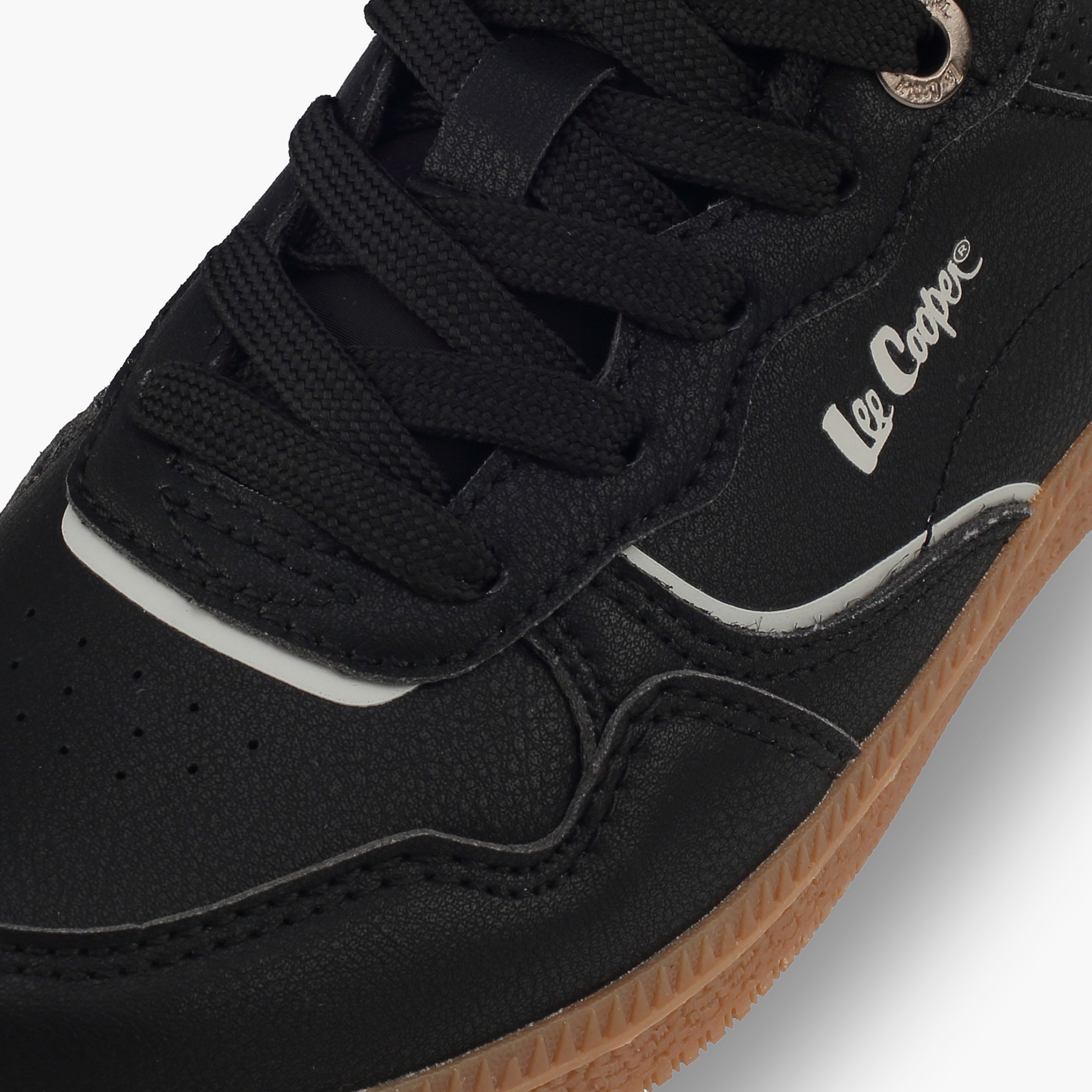 حذاء سنيكرز بطول الكاحل ورباط إغلاق للرجال من لي كوبر-boys-shoes-sneakers-image-4