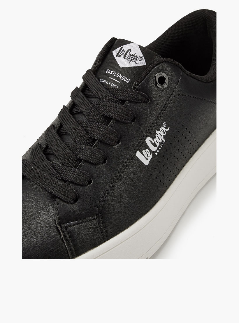 حذاء سنيكرز بثقوب ورباط إغلاق أورثولايت للرجال من لي كوبر-men-shoes-sneakers-image-4
