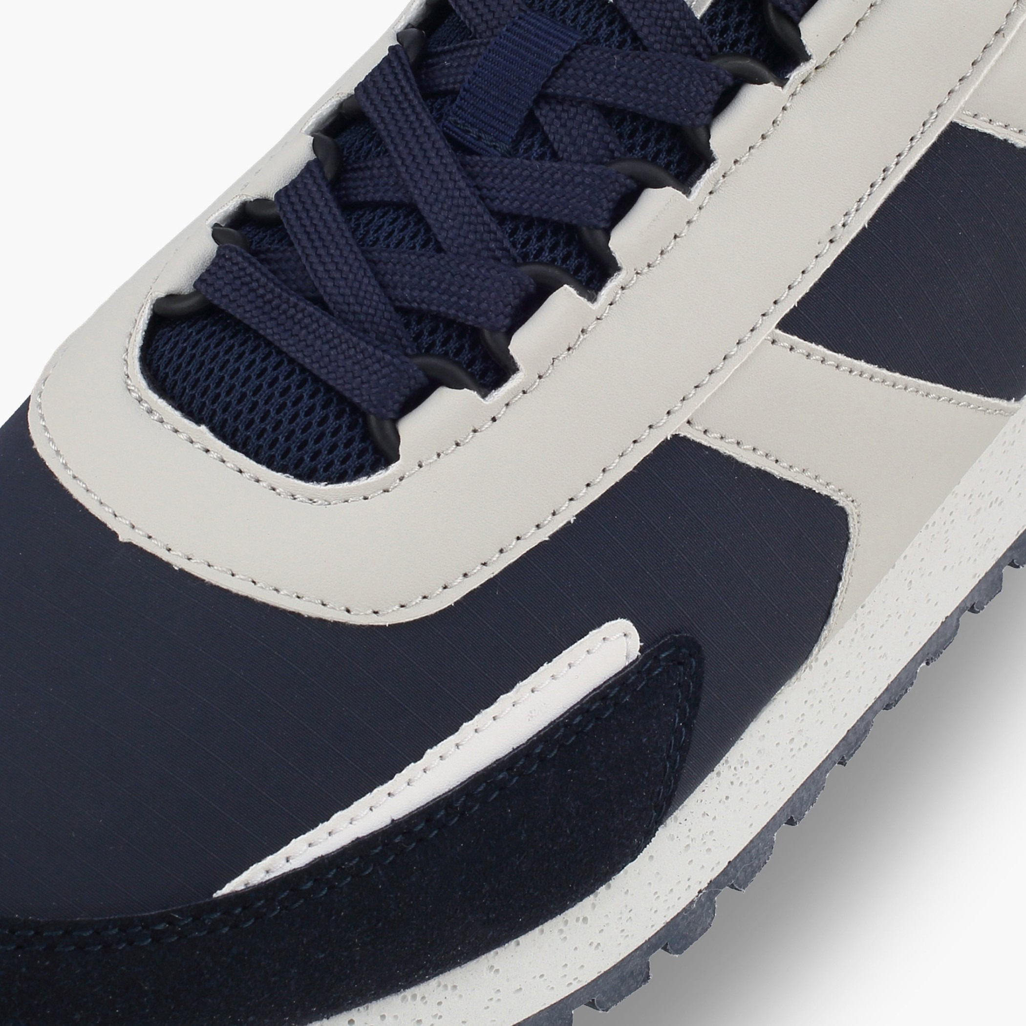 حذاء سنيكرز طول الكاحل بارز الملمس برباط للرجال من أل بي أل من شو إكسبريس-men-shoes-sneakers-image-4