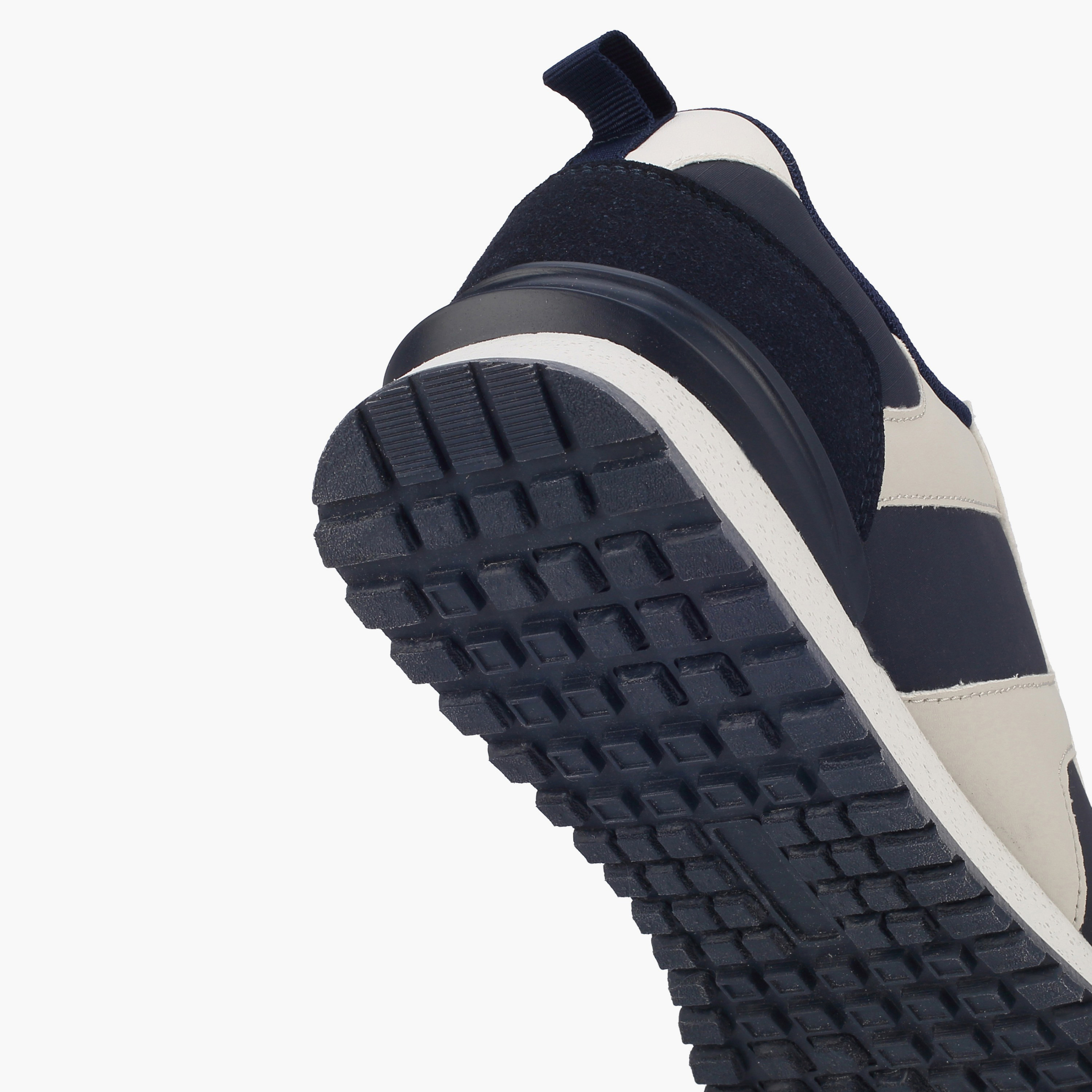 حذاء سنيكرز طول الكاحل بارز الملمس برباط للرجال من أل بي أل من شو إكسبريس-men-shoes-sneakers-image-5