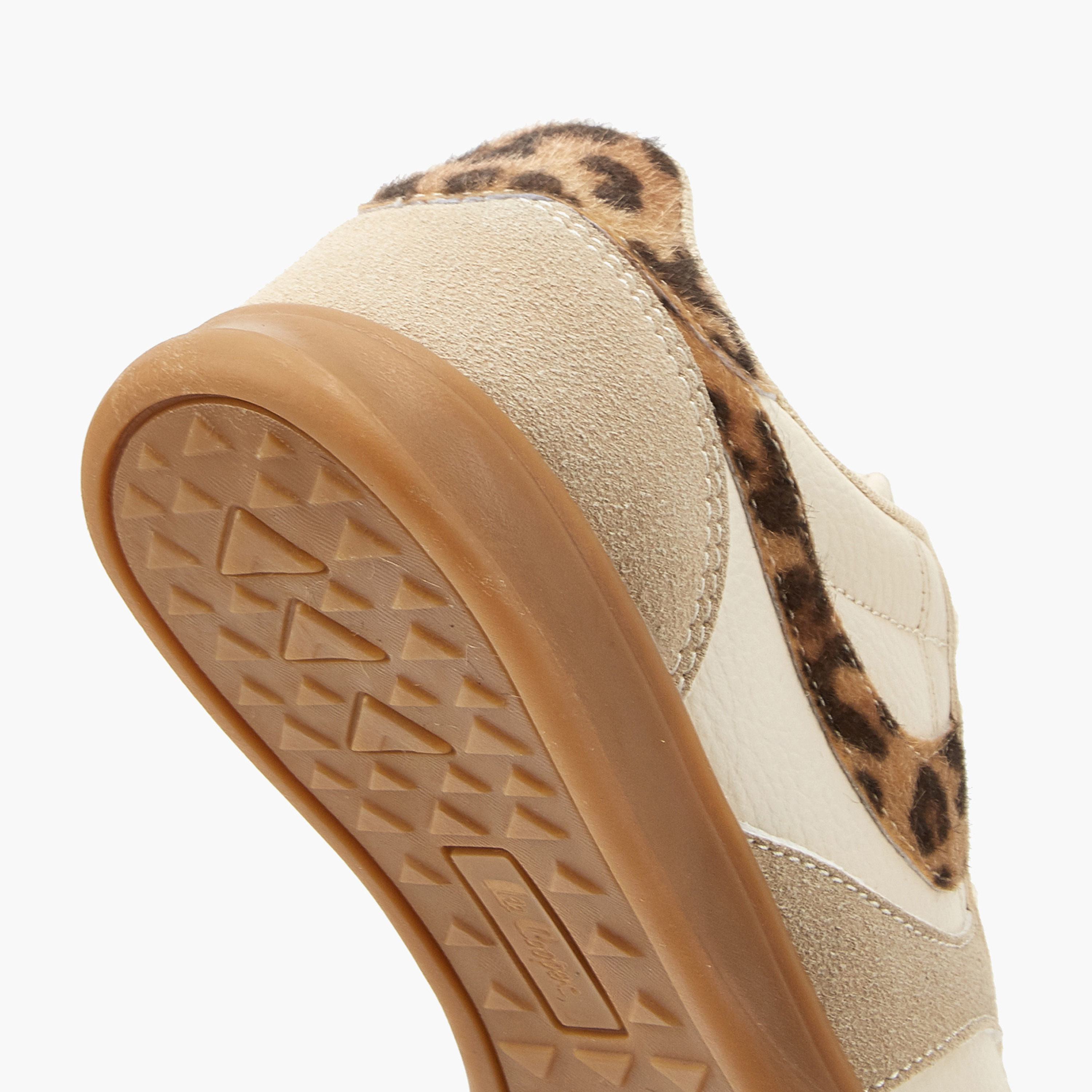 حذاء سنيكرز برباط إغلاق وطبعات حيوانات للنساء من لي كوبر-women-shoes-sneakers-image-1