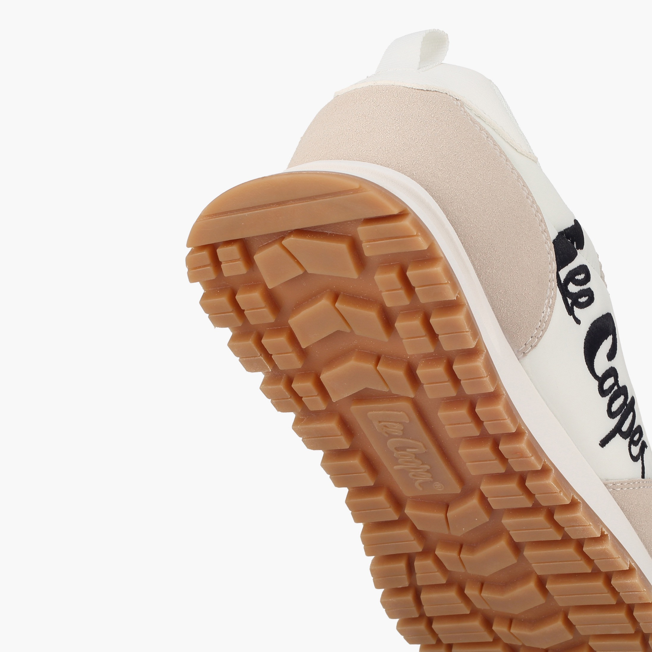حذاء سنيكرز بطول الكاحل ورباط إغلاق للنساء من لي كوبر-women-shoes-sneakers-image-5