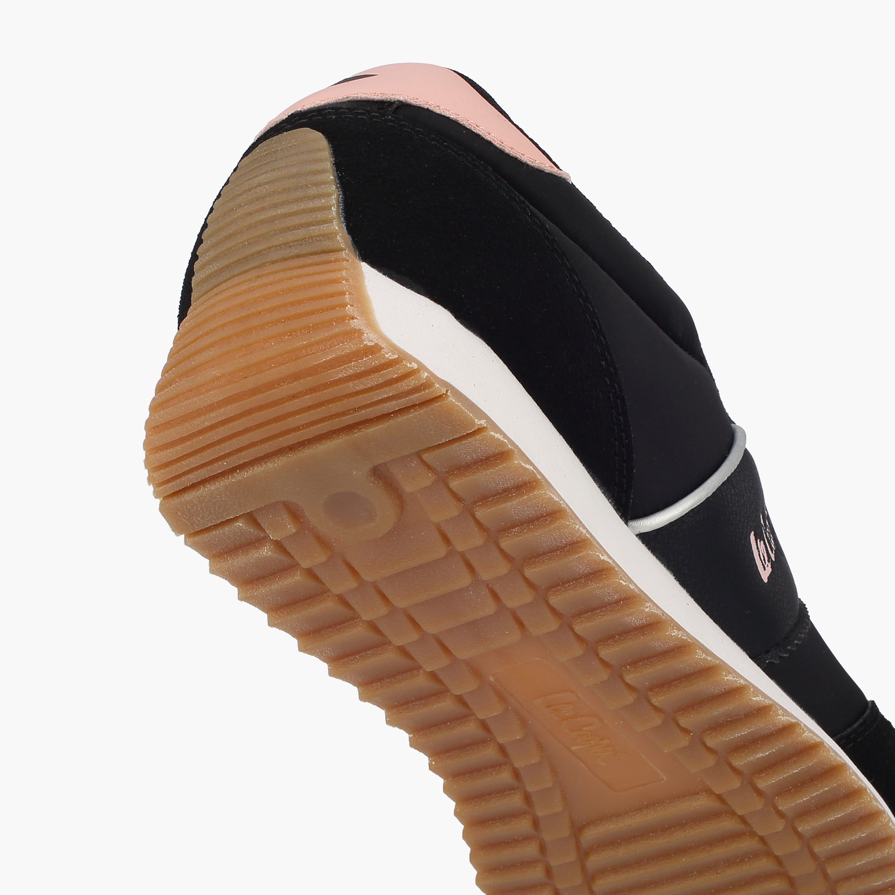 حذاء سنيكرز بطول الكاحل ورباط إغلاق للنساء من لي كوبر-women-shoes-sneakers-image-5
