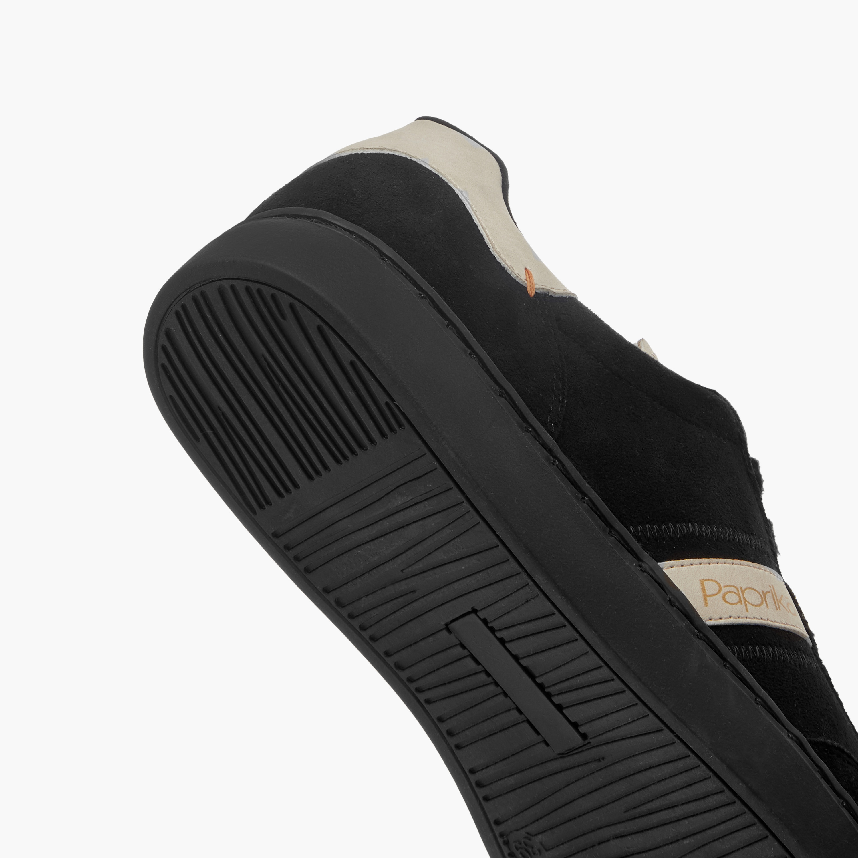حذاء سنيكرز للكاحل بألواح ورباط إغلاق من بابريكا-women-shoes-sneakers-image-4