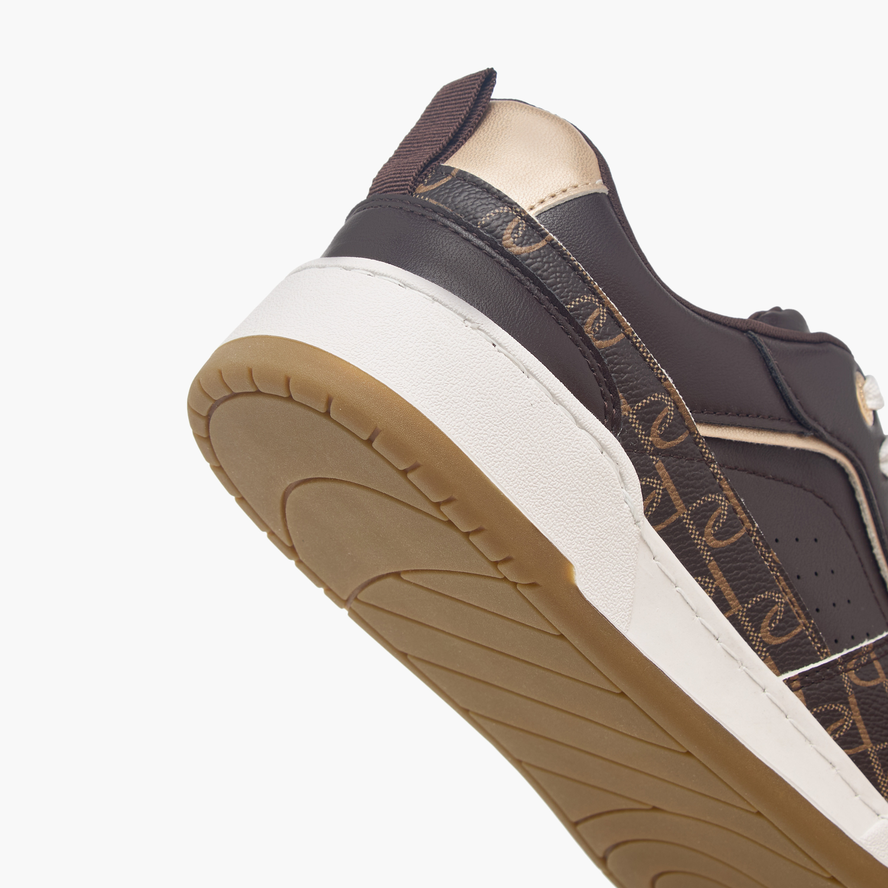 حذاء سنيكرز بطبعات مونوجرام ورباط من بابريكا-women-shoes-sneakers-image-10