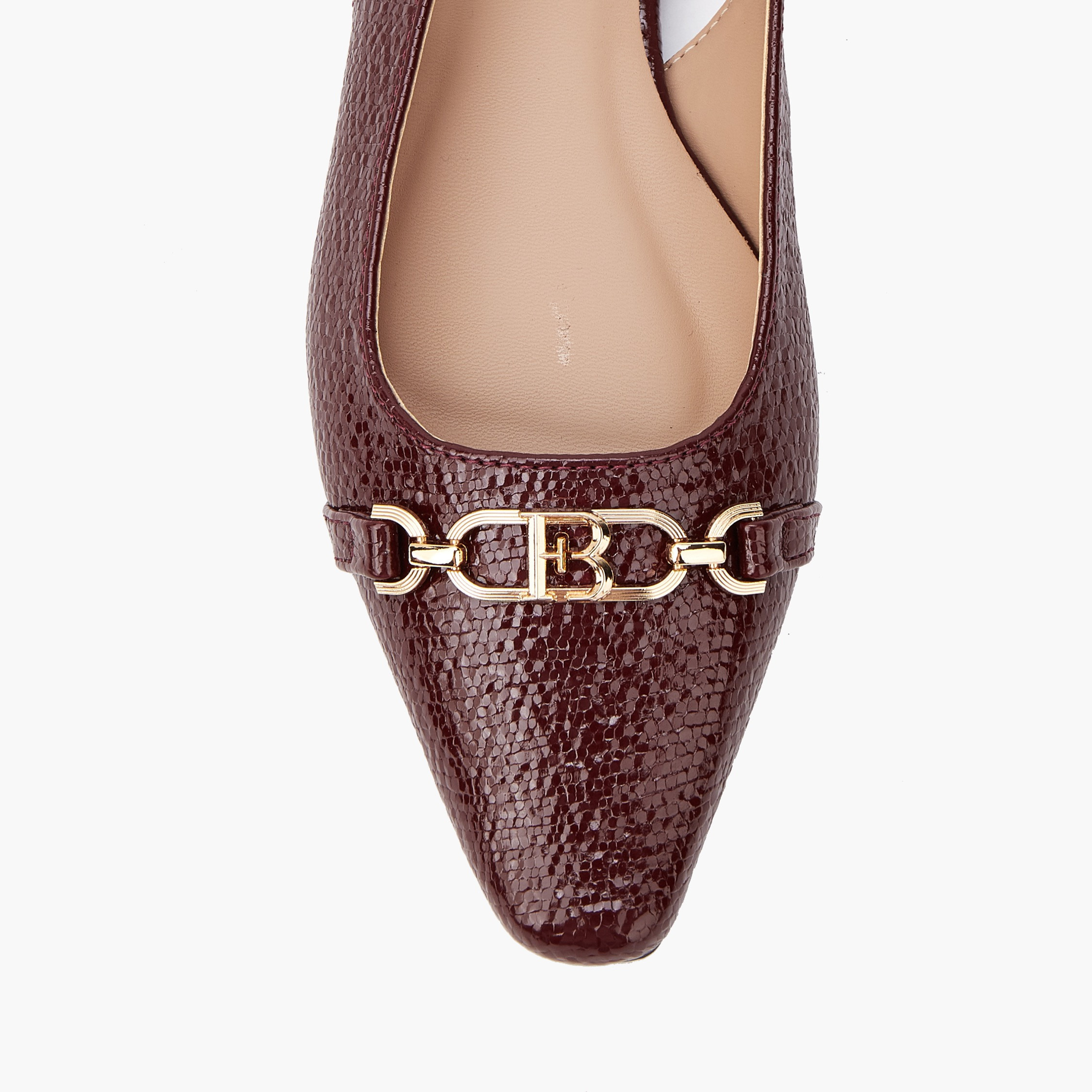 صندل بتفاصيل بارزة الملمس وإبزيم إغلاق من فلورا بيلا-women-shoes-flats-sandals-image-4
