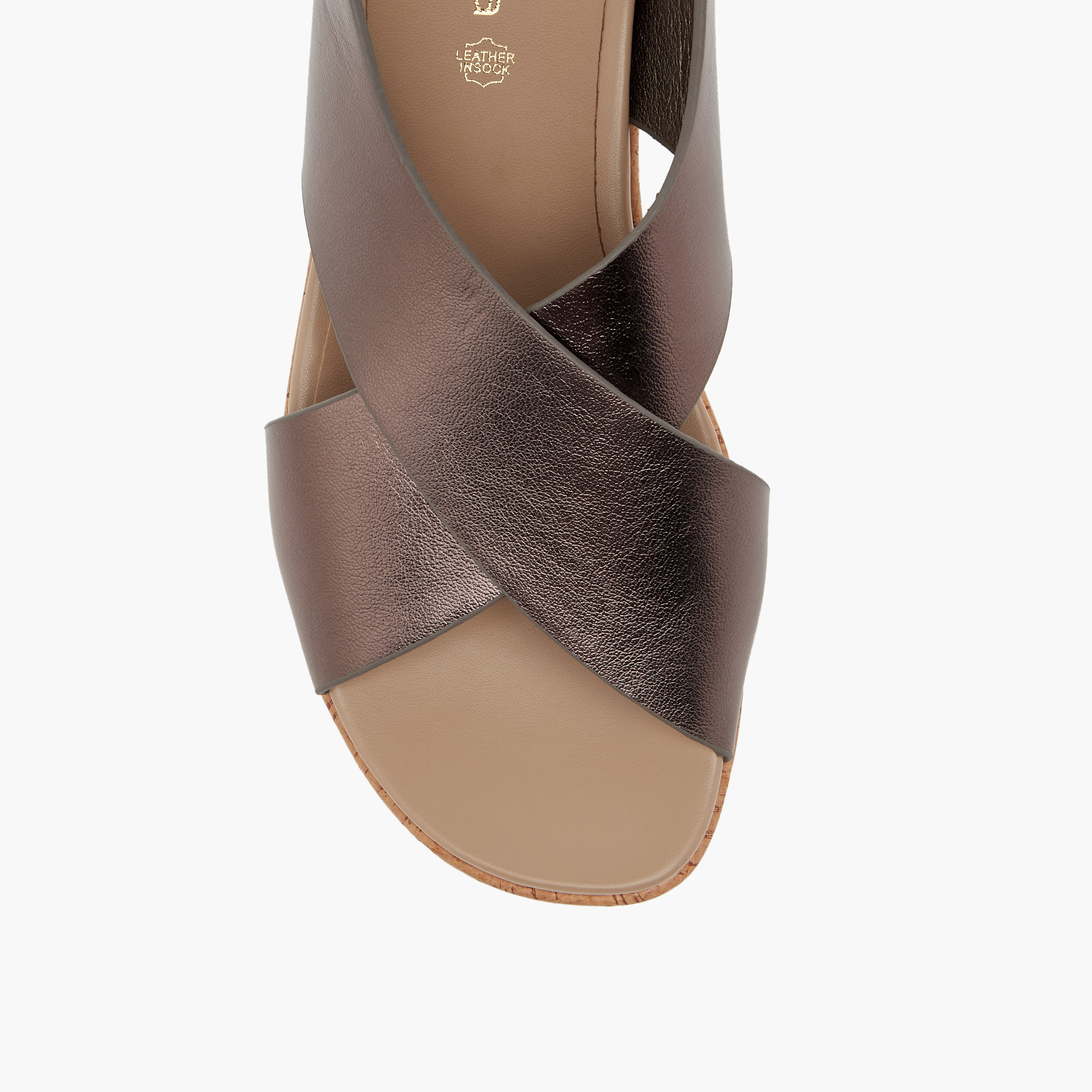 صندل رقائق بكعب بلاتفورم بارز الملمس وحزام متقاطع وشريط إغلاق لاصق من بابريكا-women-shoes-sandals-heeled-image-4