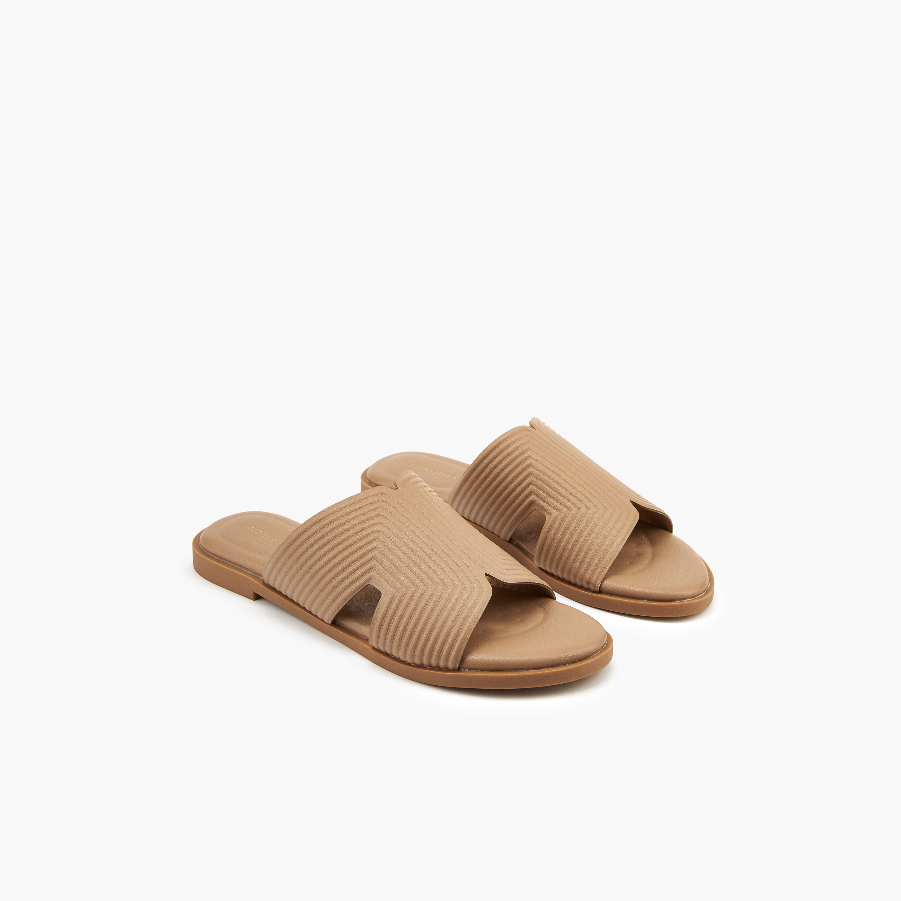 صندل مسطح سهل الارتداء وبارز الملمس من فلورا بيلا-women-shoes-flats-sandals-image-5