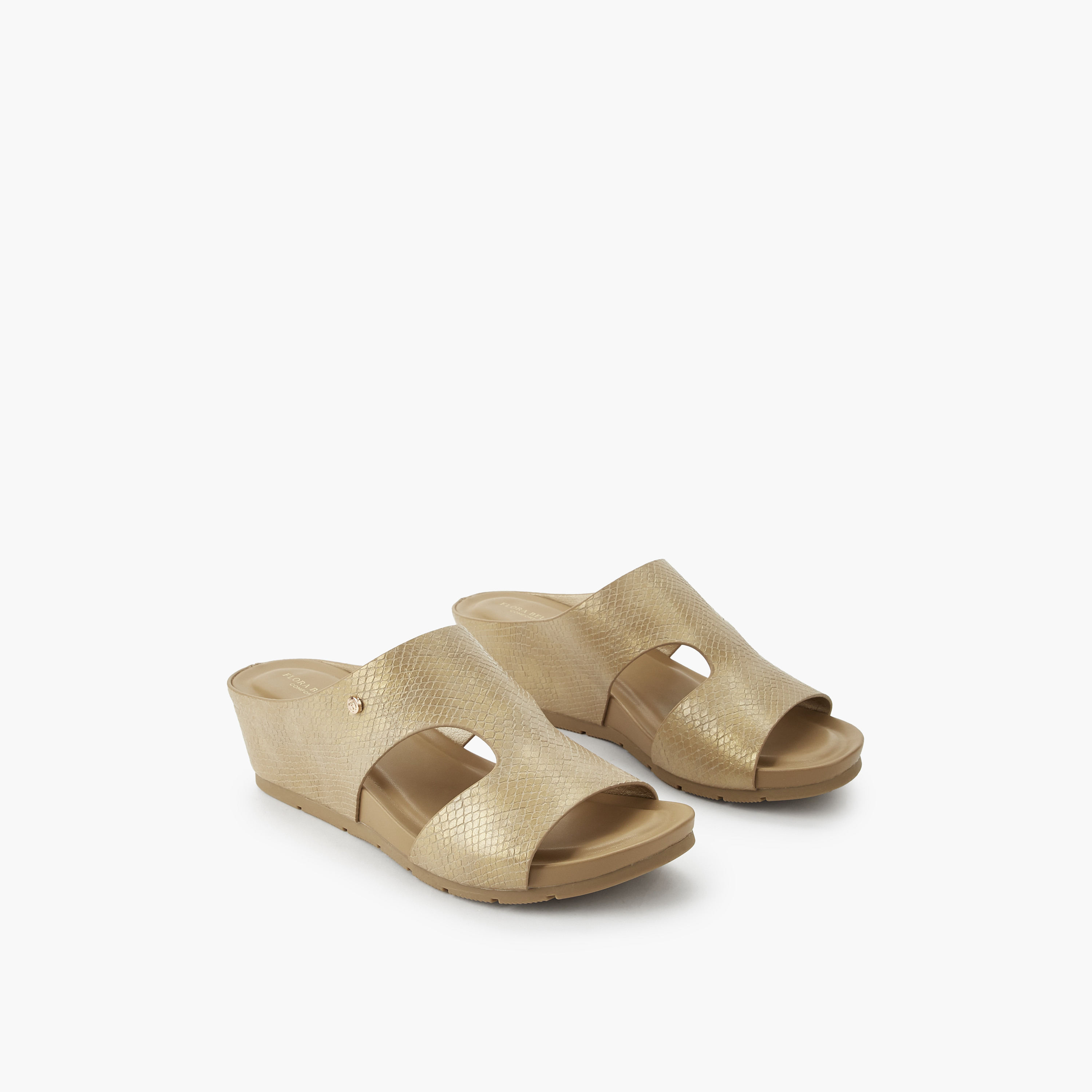 صندل بارز الملمس بكعب ويدج للنساء من فلورا بيلا-women-shoes-sandals-heeled-image-1