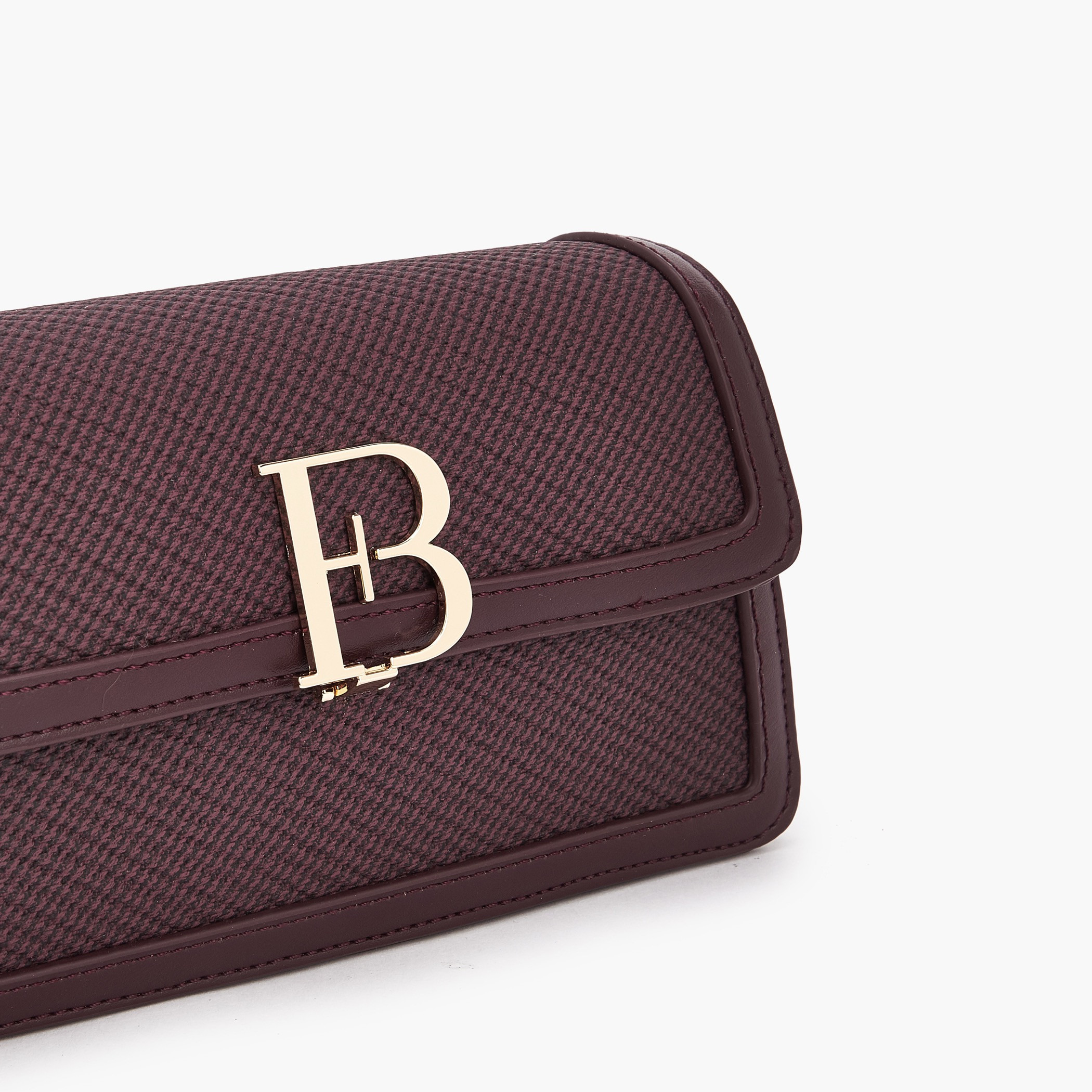شنطة كروس بودي بارزة الملمس بحزام كتف قابل للتعديل من فلورا بيلا-women-bagsandwallets-handbags-image-4