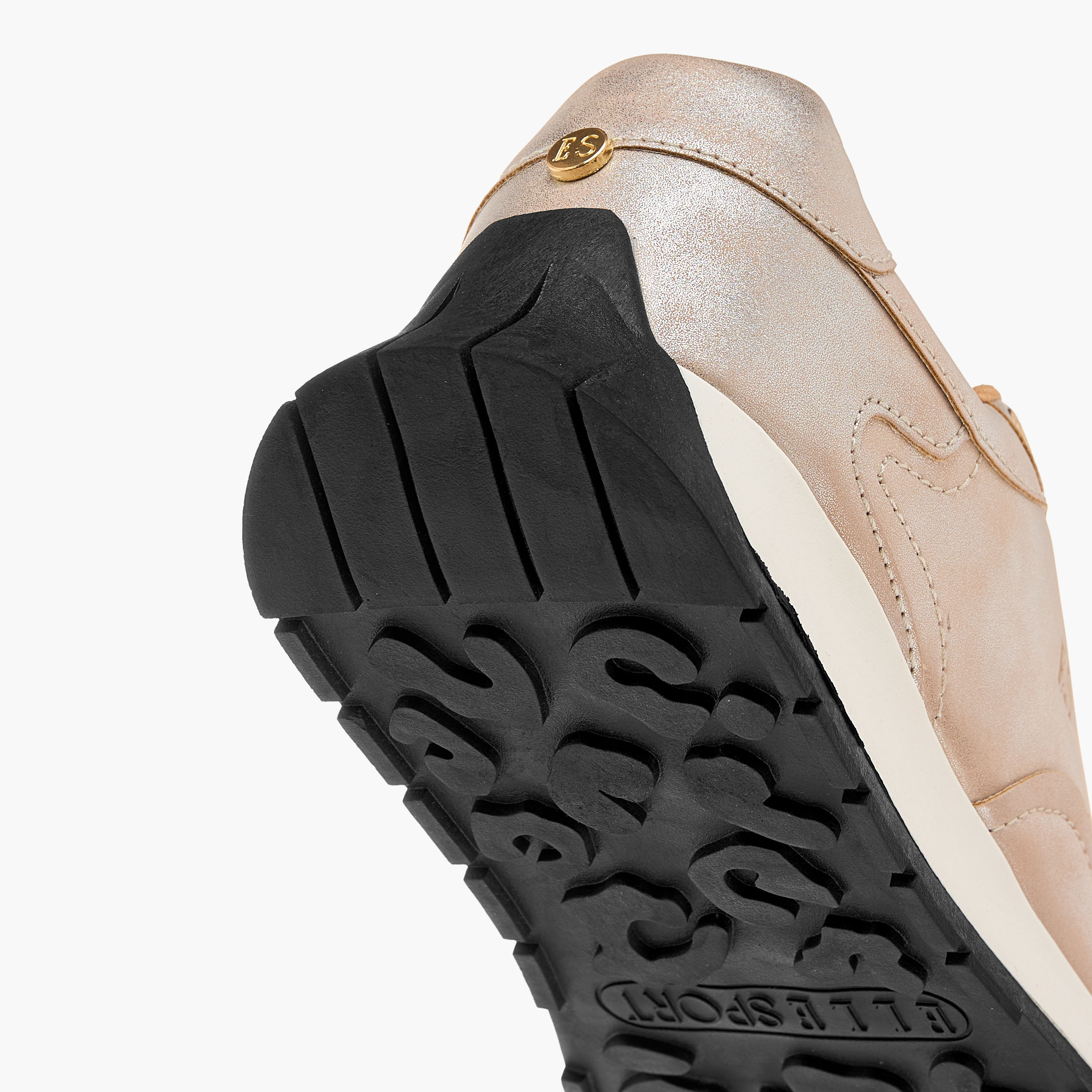حذاء سنيكرز بألواح ورباط إغلاق للنساء من إيل-women-shoes-sneakers-image-4