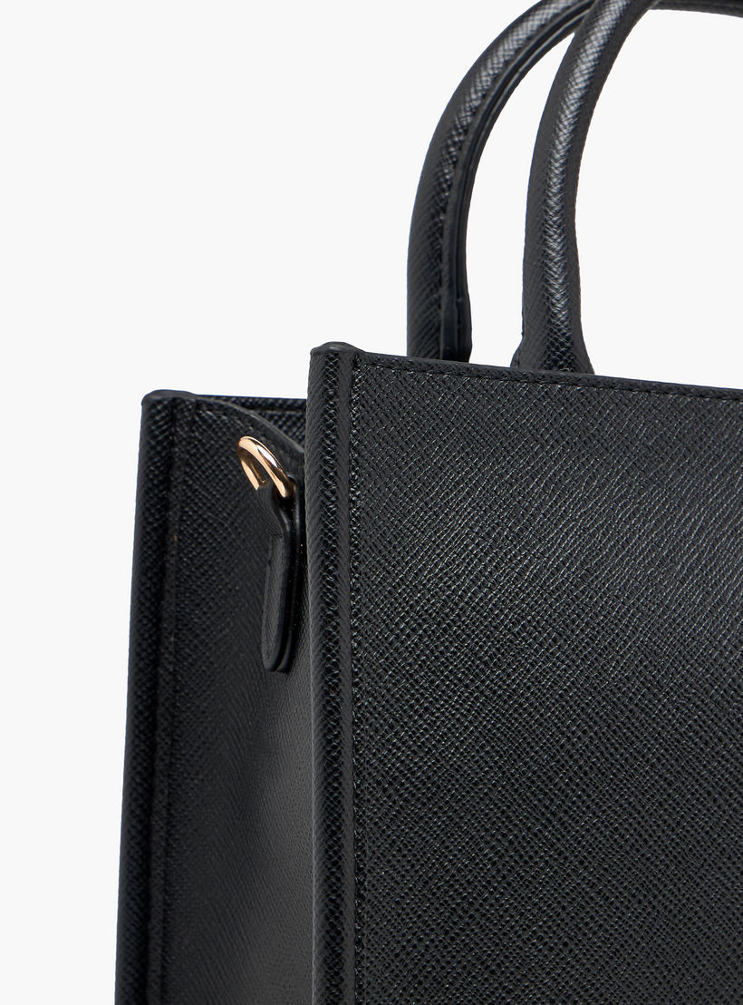 شنطة توت بمقبض مزدوج وتفاصيل شعار من فلورا بيلا-women-bagsandwallets-handbags-image-9
