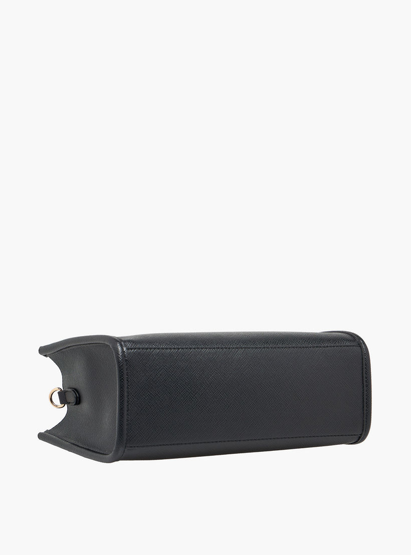 شنطة توت بمقبض مزدوج وتفاصيل شعار من فلورا بيلا-women-bagsandwallets-handbags-image-10