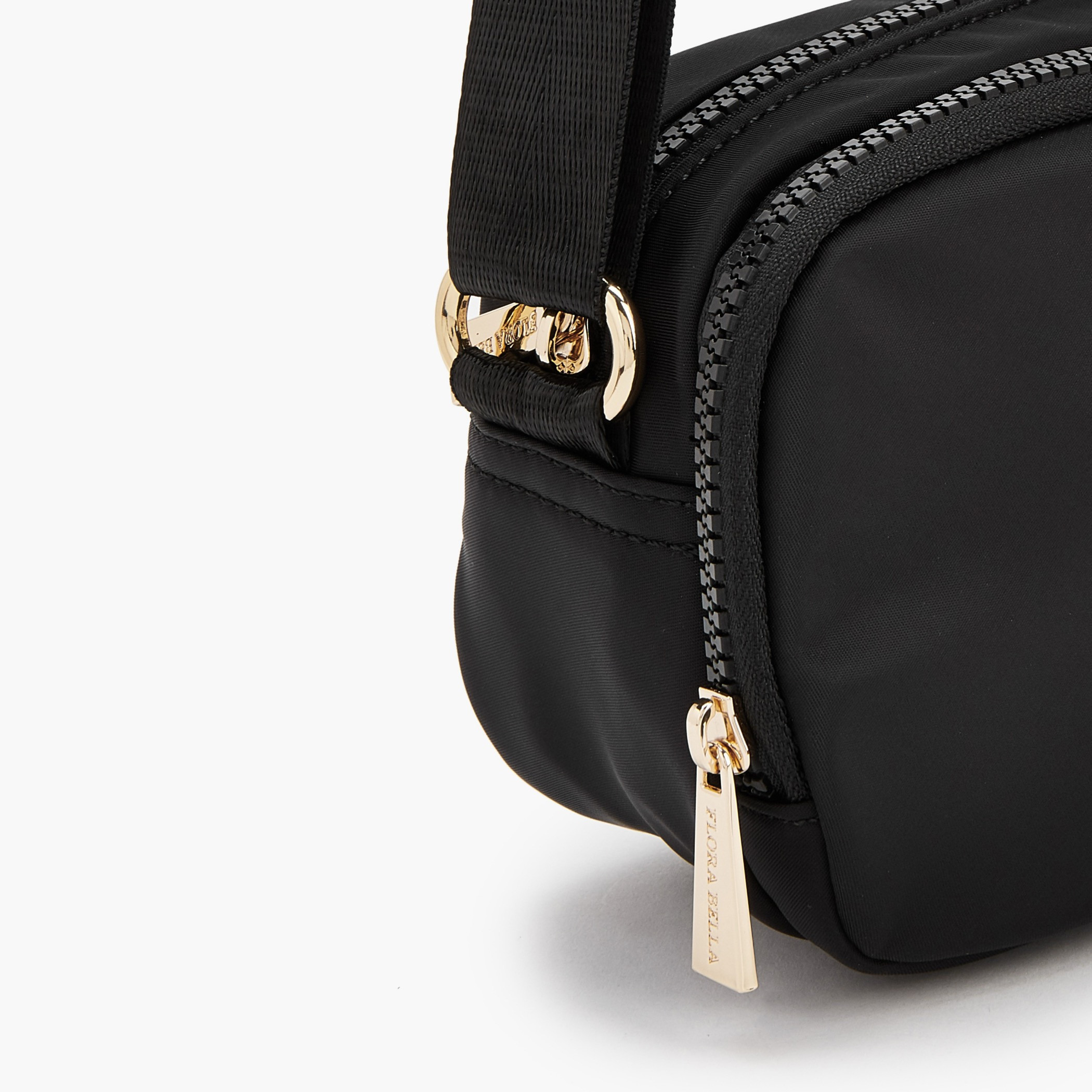 شنطة كروس بودي سادة بحزام قابل للتعديل من فلورا بيلا-women-bagsandwallets-handbags-image-3