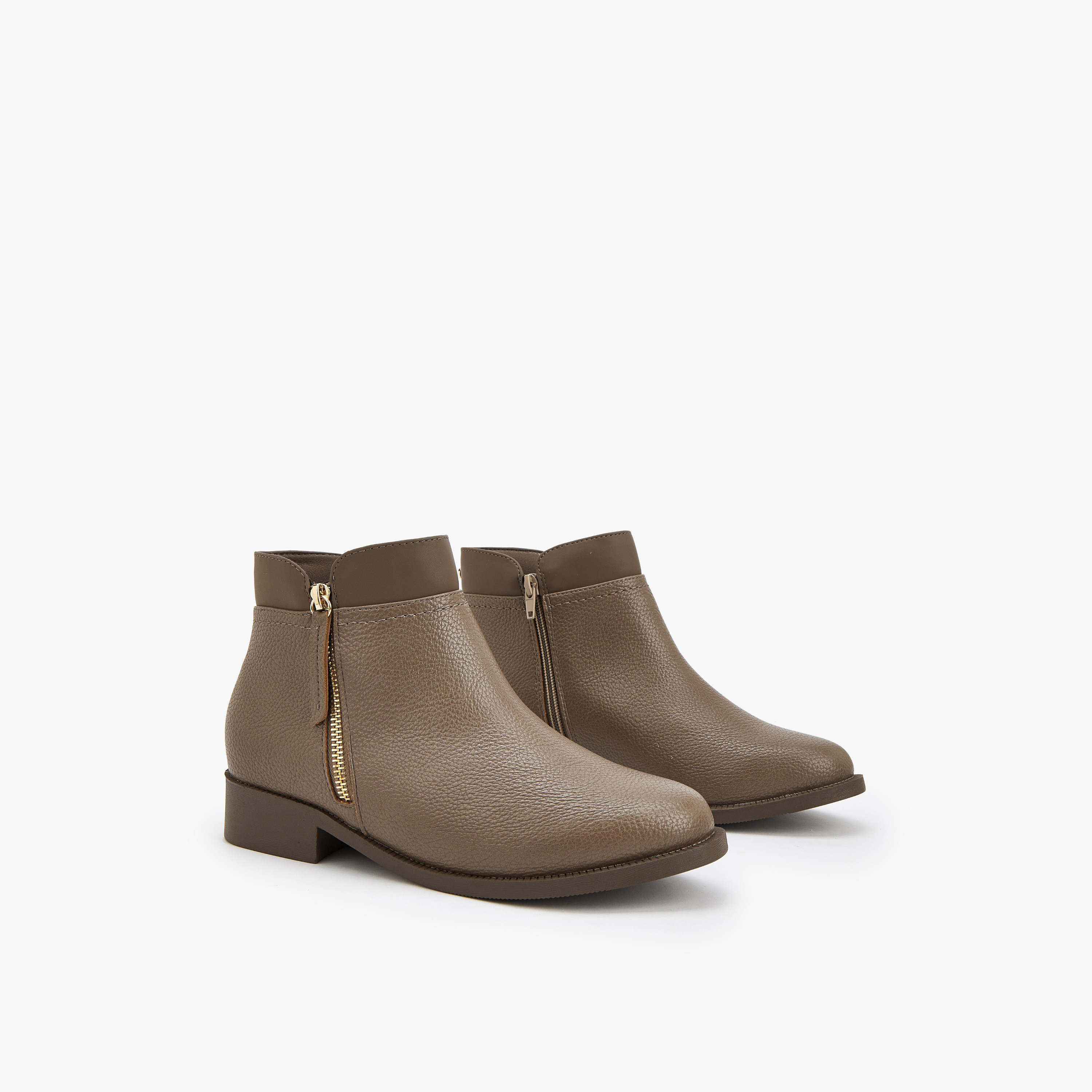 بوت طول الكاحل بارز الملمس للنساء من فلورا بيلا-women-shoes-boots-image-1