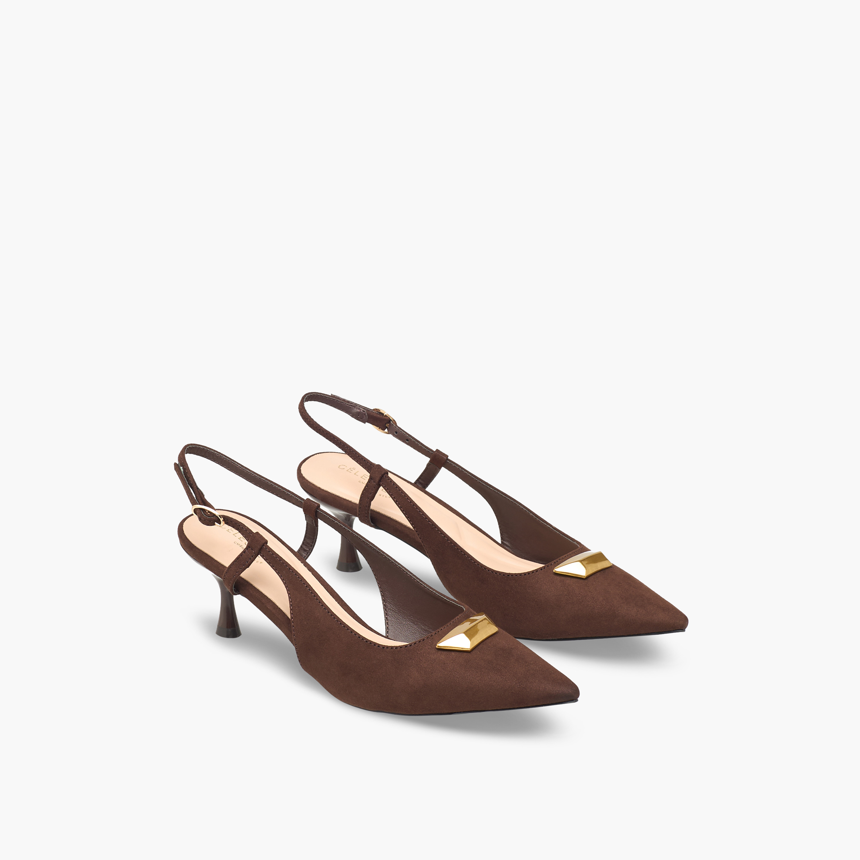 صندل بمقدمة مدببة وحزام خلفي وكعب متسع للنساء من سيليست-women-shoes-sandals-heeled-image-1