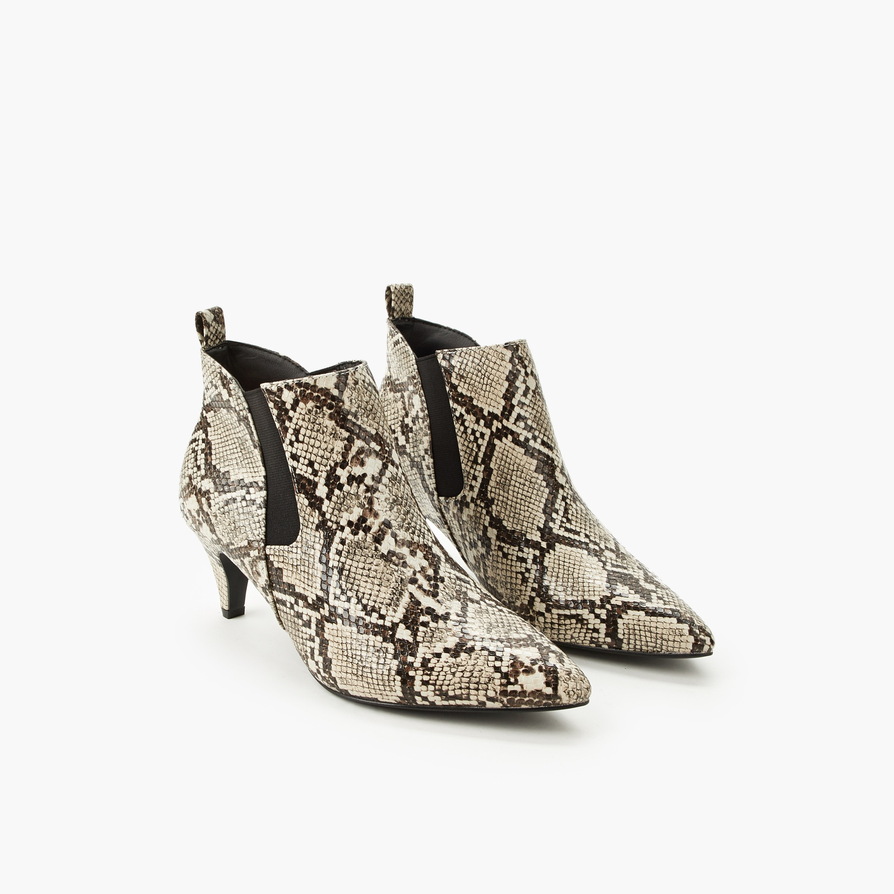 بوت طول الكاحل بطبعات حيوانات للنساء من فلورا بيلا-women-shoes-boots-image-1